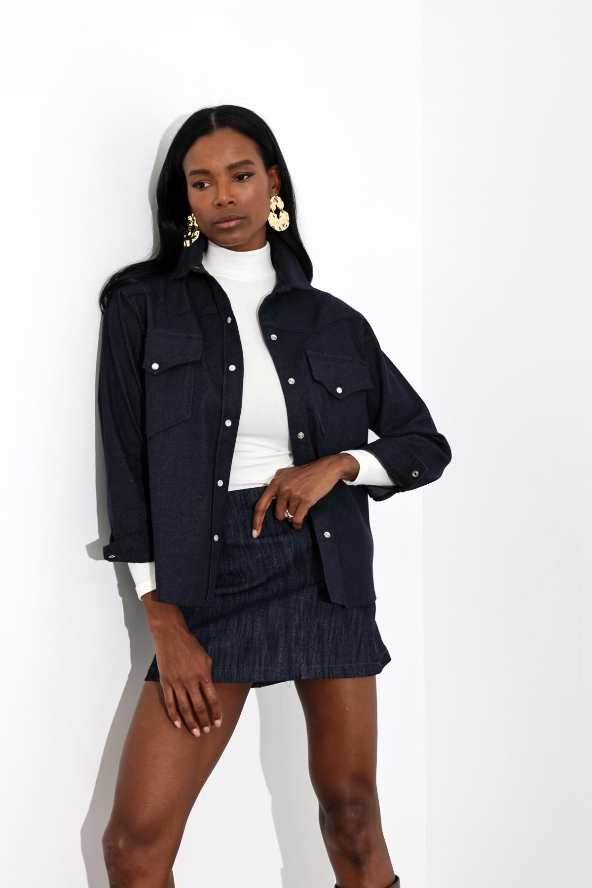 Koyu Lacivert Çıtçıtlı Denim Gömlek 241035