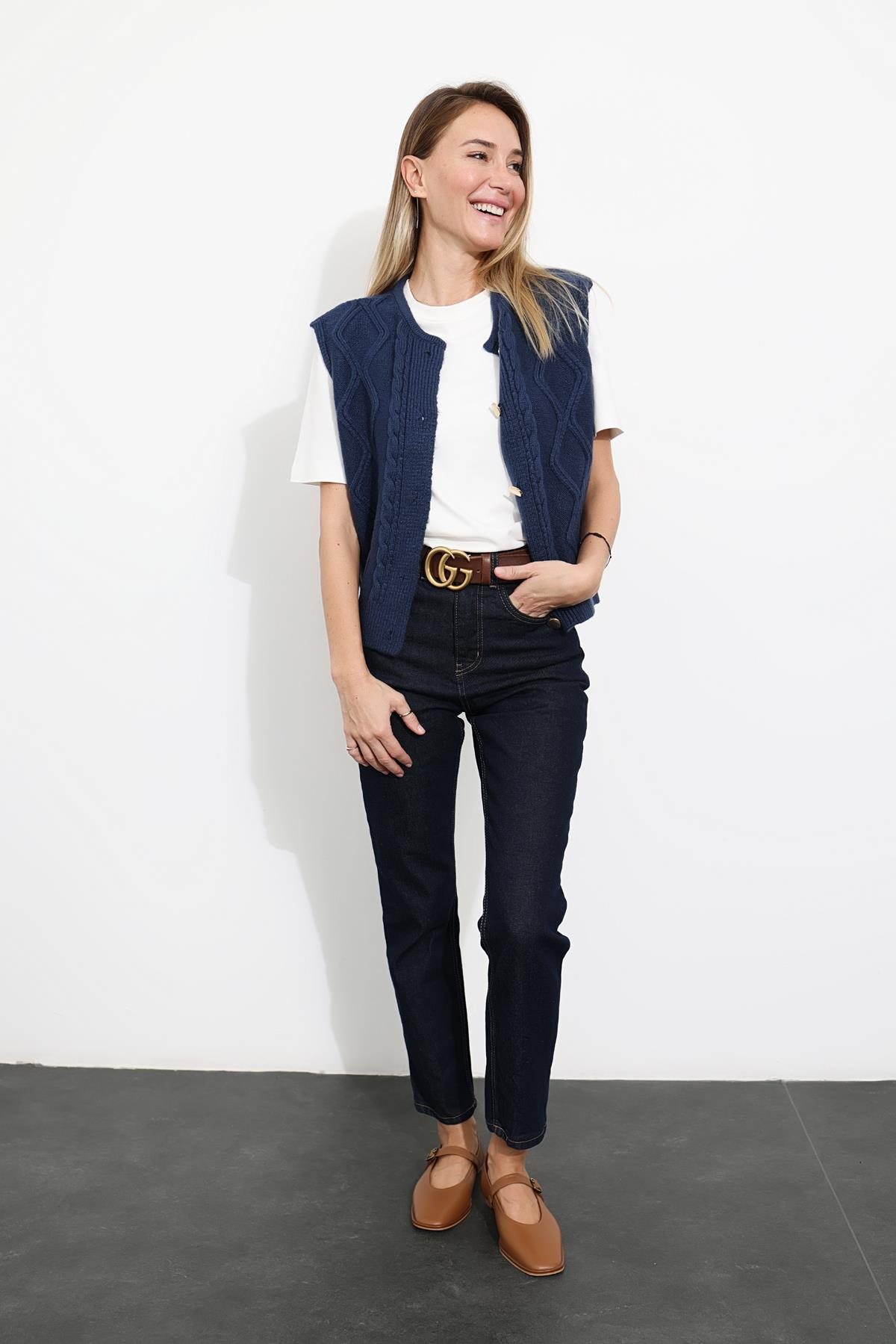 Koyu Lacivert Yüksek Bel Mom Fit Jean 