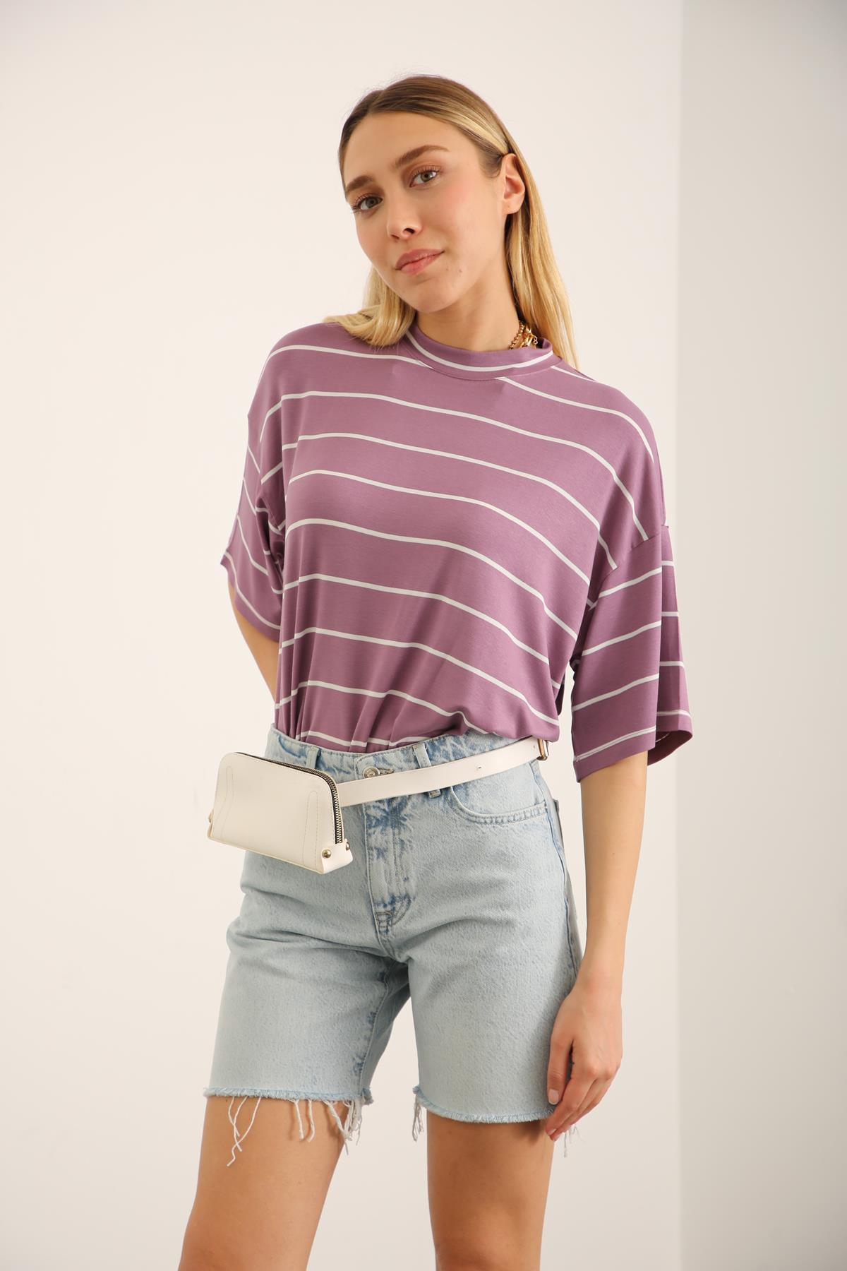 Lila Bisiklet Yaka Çizgili Tshirt 