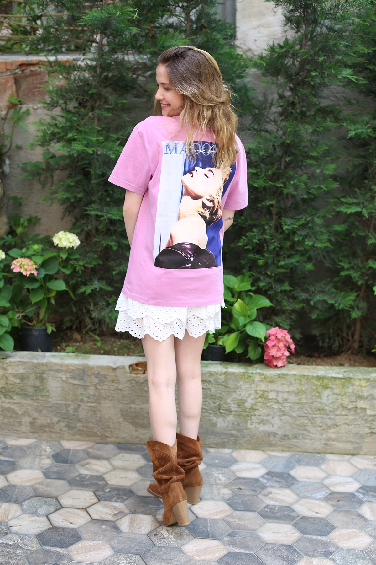 Pembe Madonna Tshirt