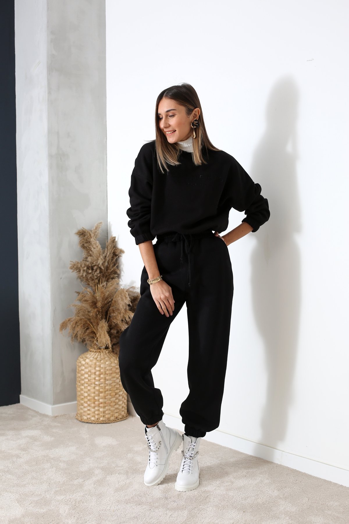 Siyah Beli Bağlamalı Crop Sweatshirt