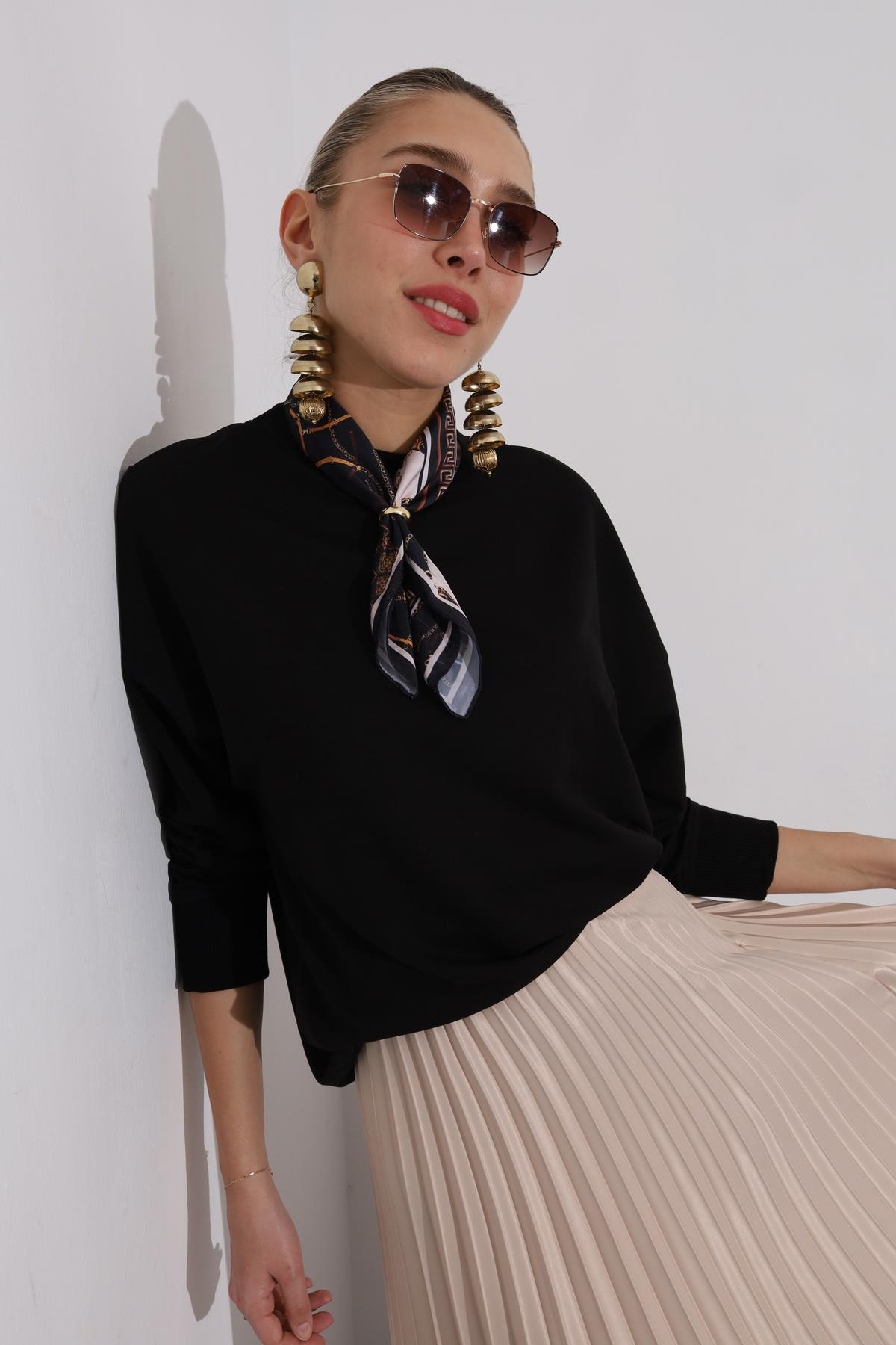 Siyah Bisiklet Yaka Basic Sweatshirt 9002