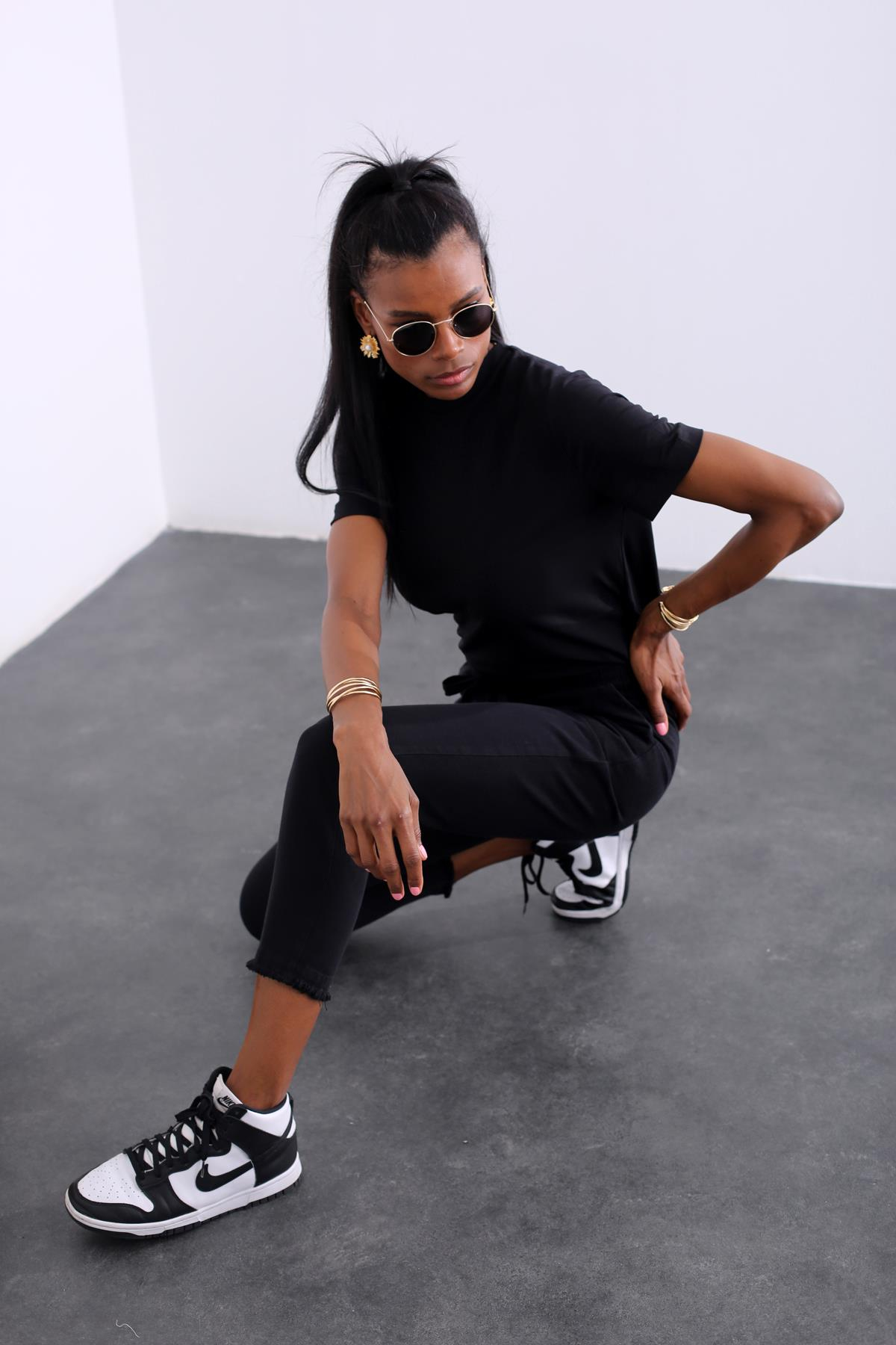 Siyah Bisiklet Yaka Basic Tshirt 