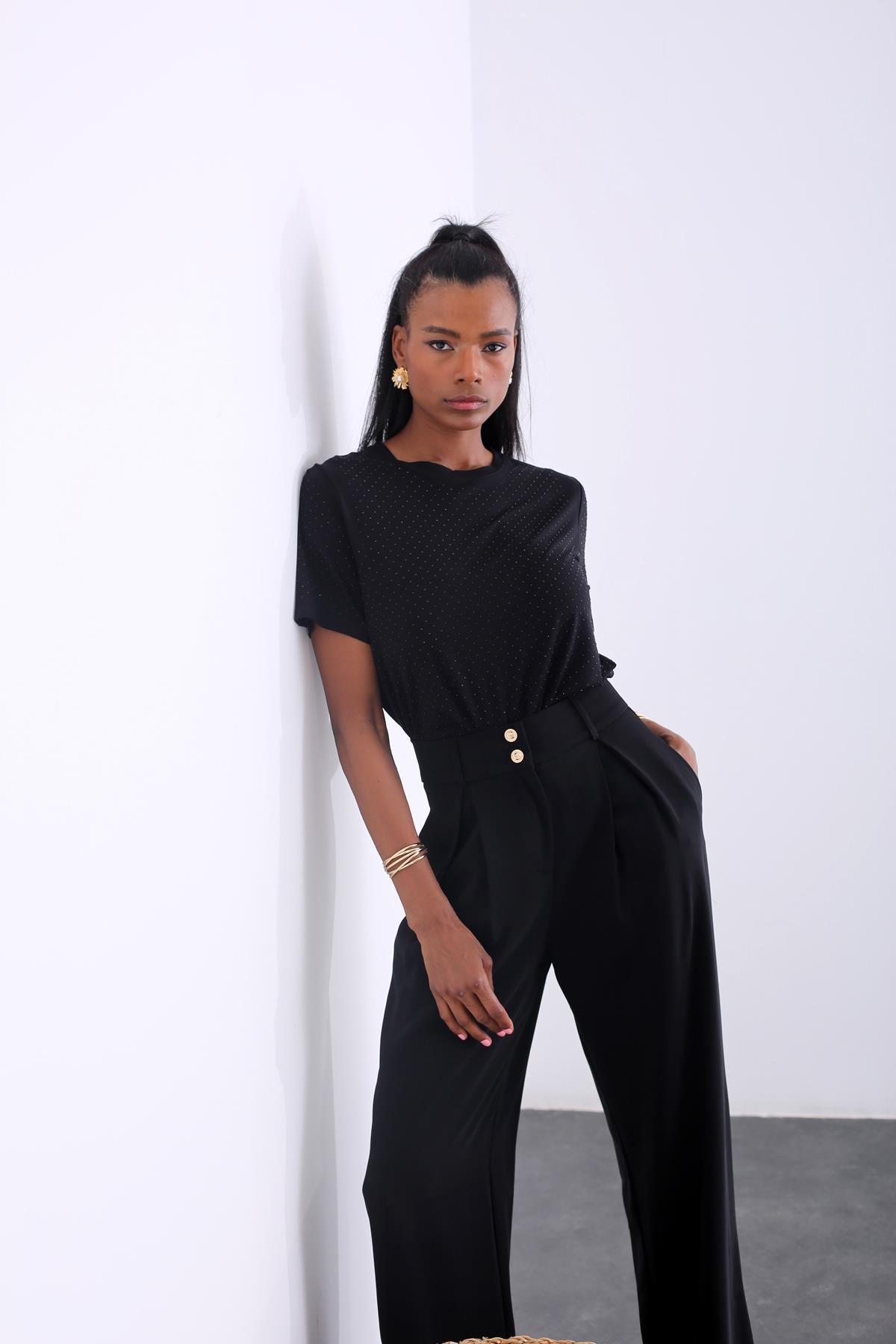 Siyah Bisiklet Yaka Taşlı Basic Tshirt 14319