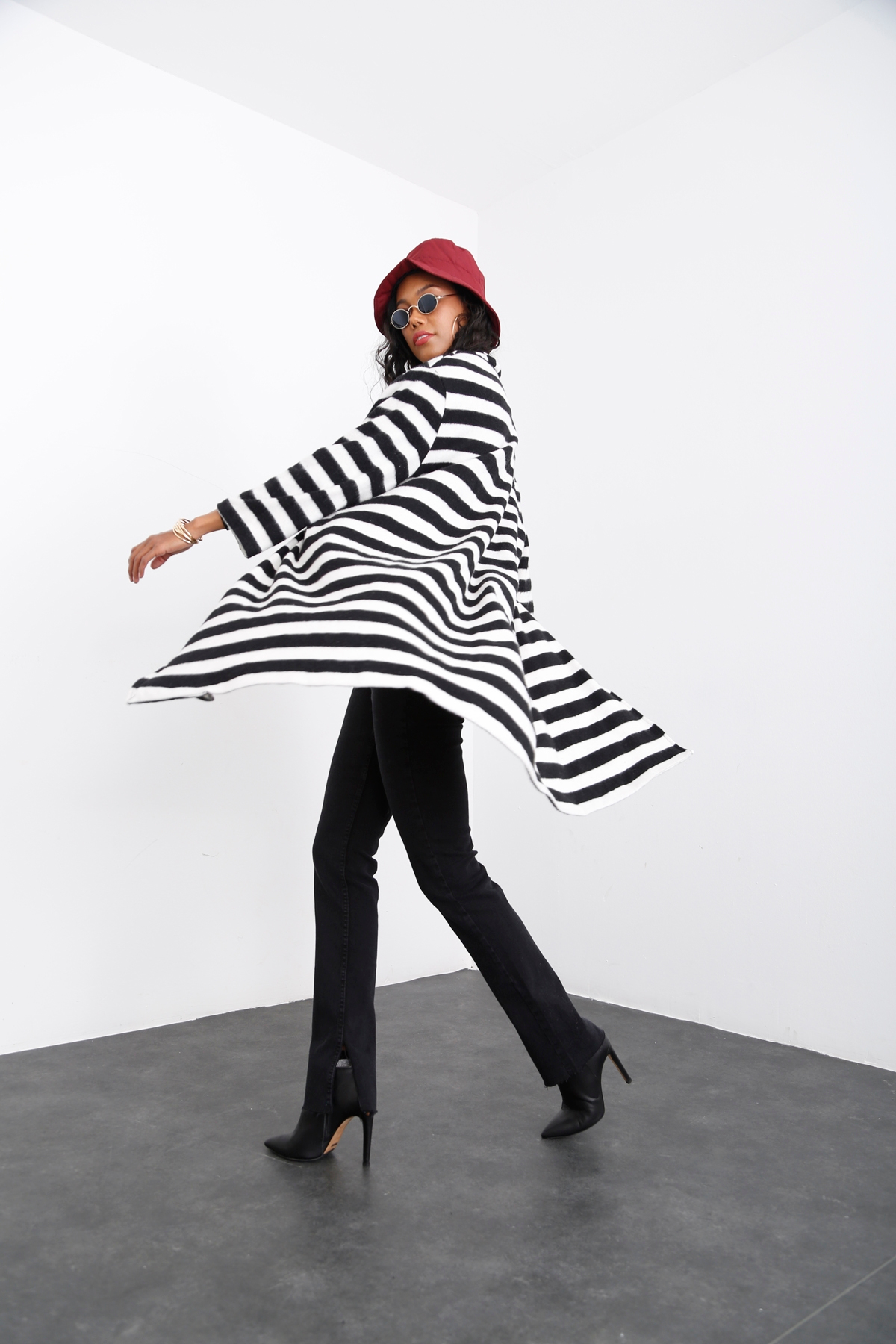 Siyah Çizgili Oversize Maxi Ceket 