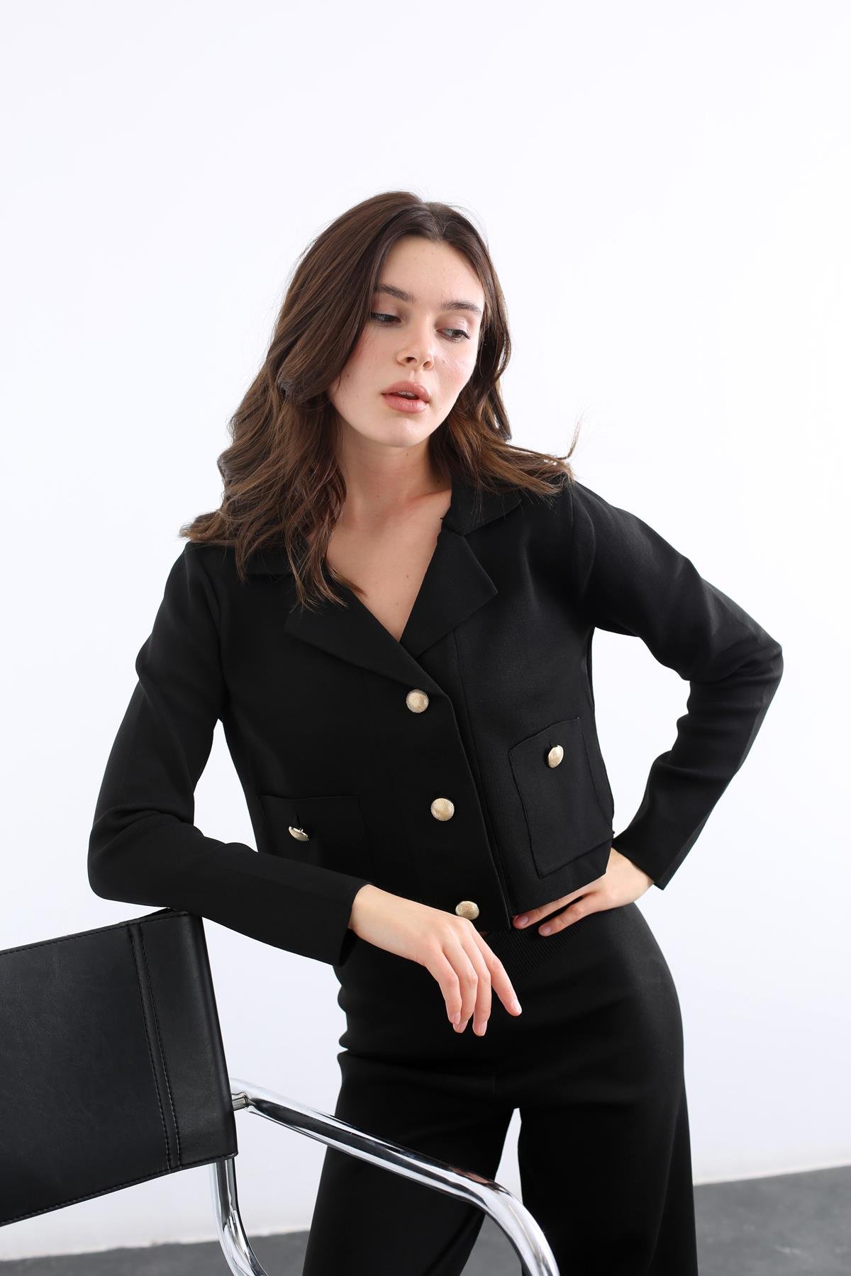 Siyah Mini Gold Düğme Detaylı Takım 0611