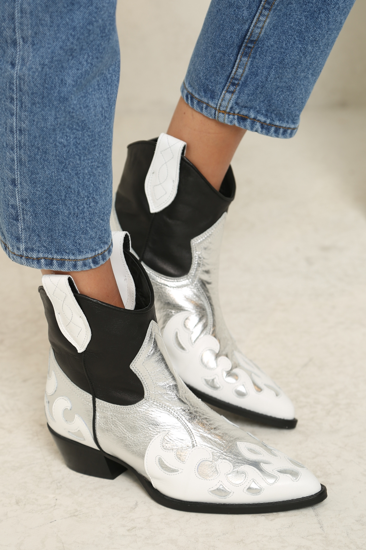 Siyah Multicolor Kovboy Bot