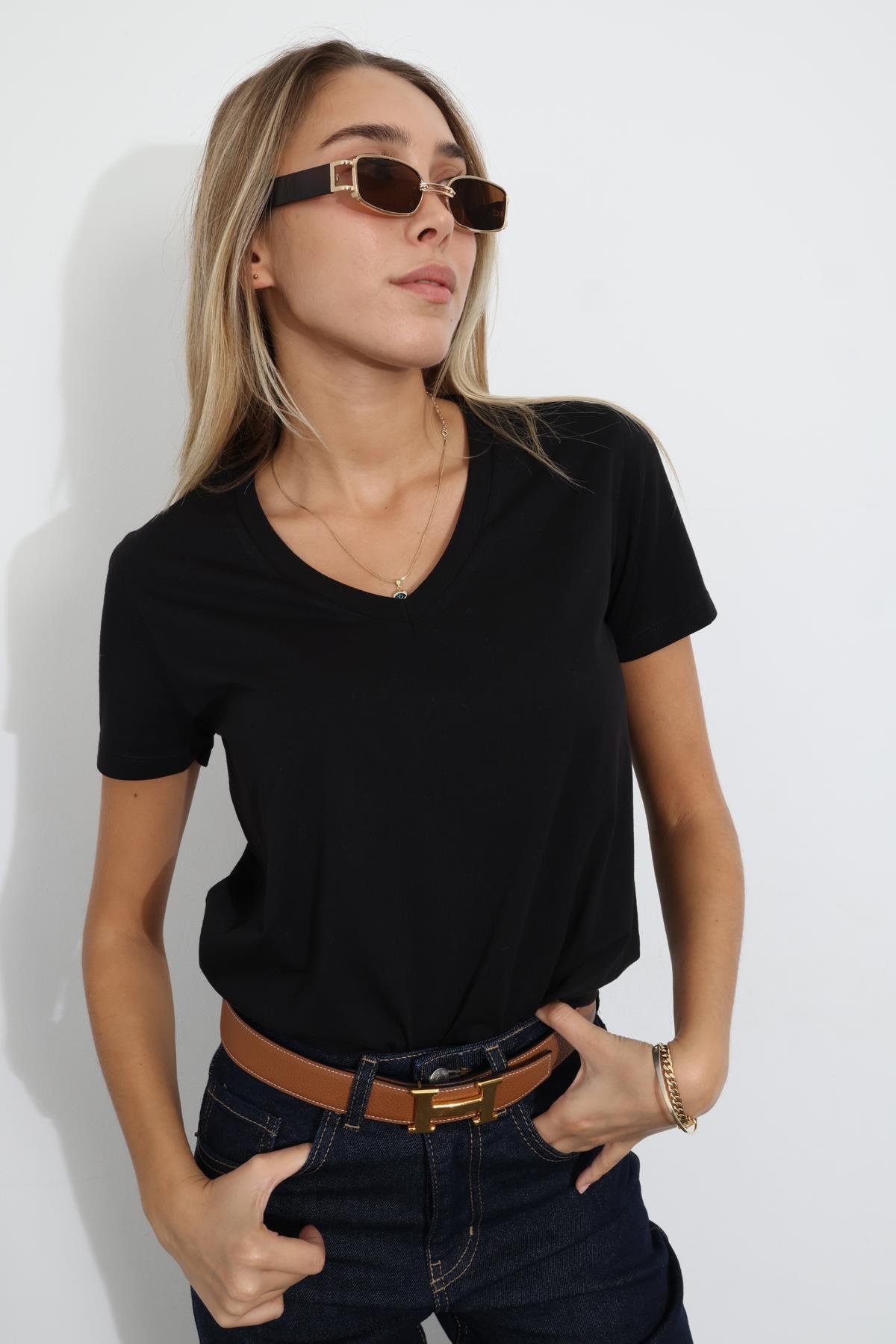 Siyah V Yaka Basic Tişört 7498