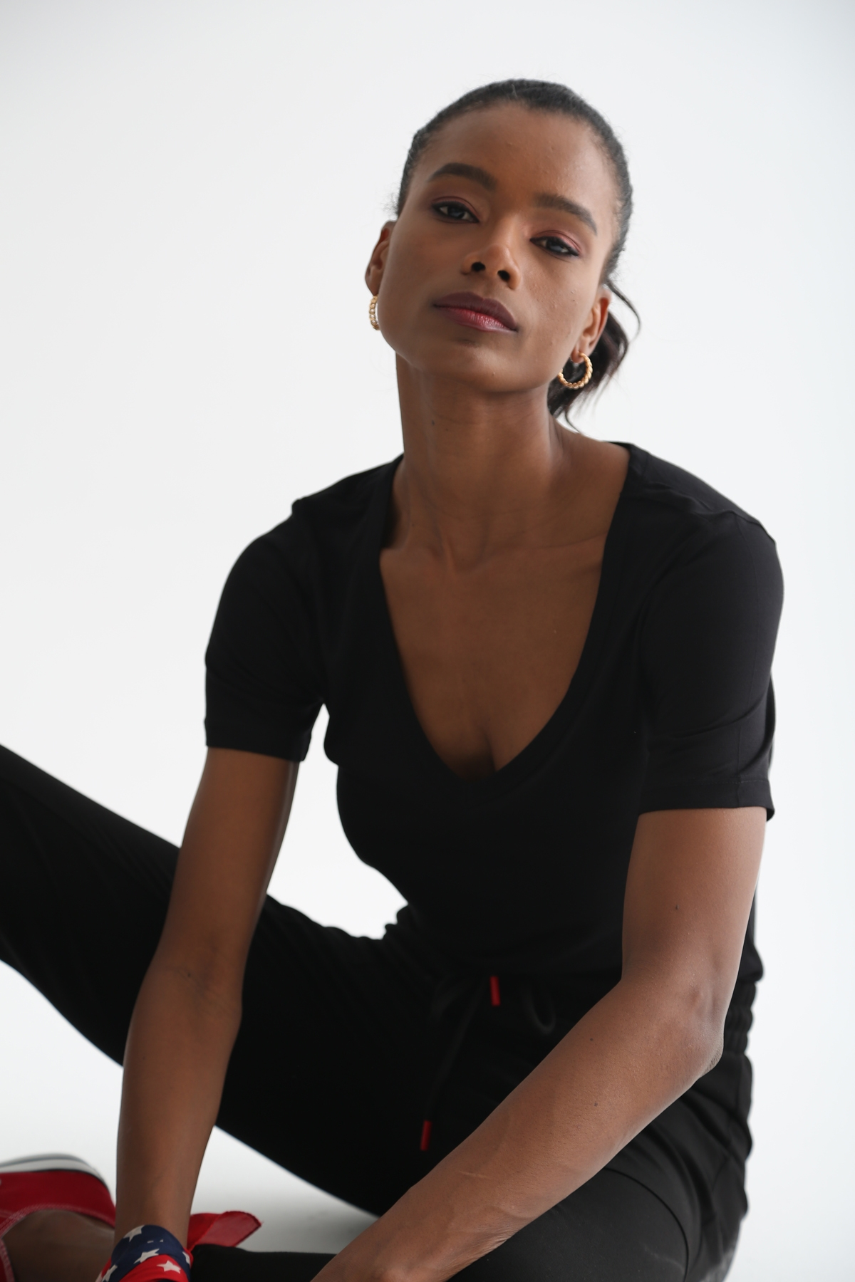 Siyah V Yaka Tshirt 