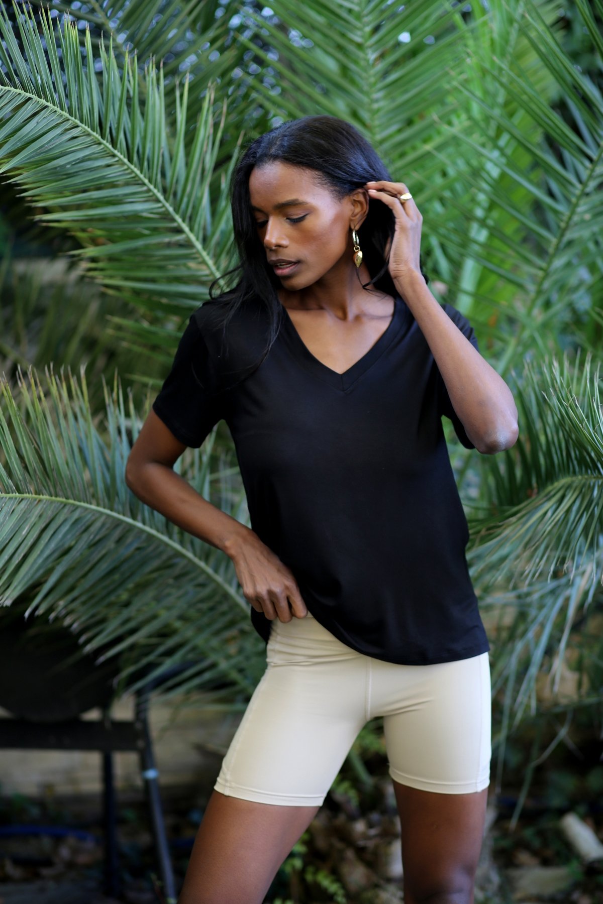 Siyah V Yaka Tshirt 25070