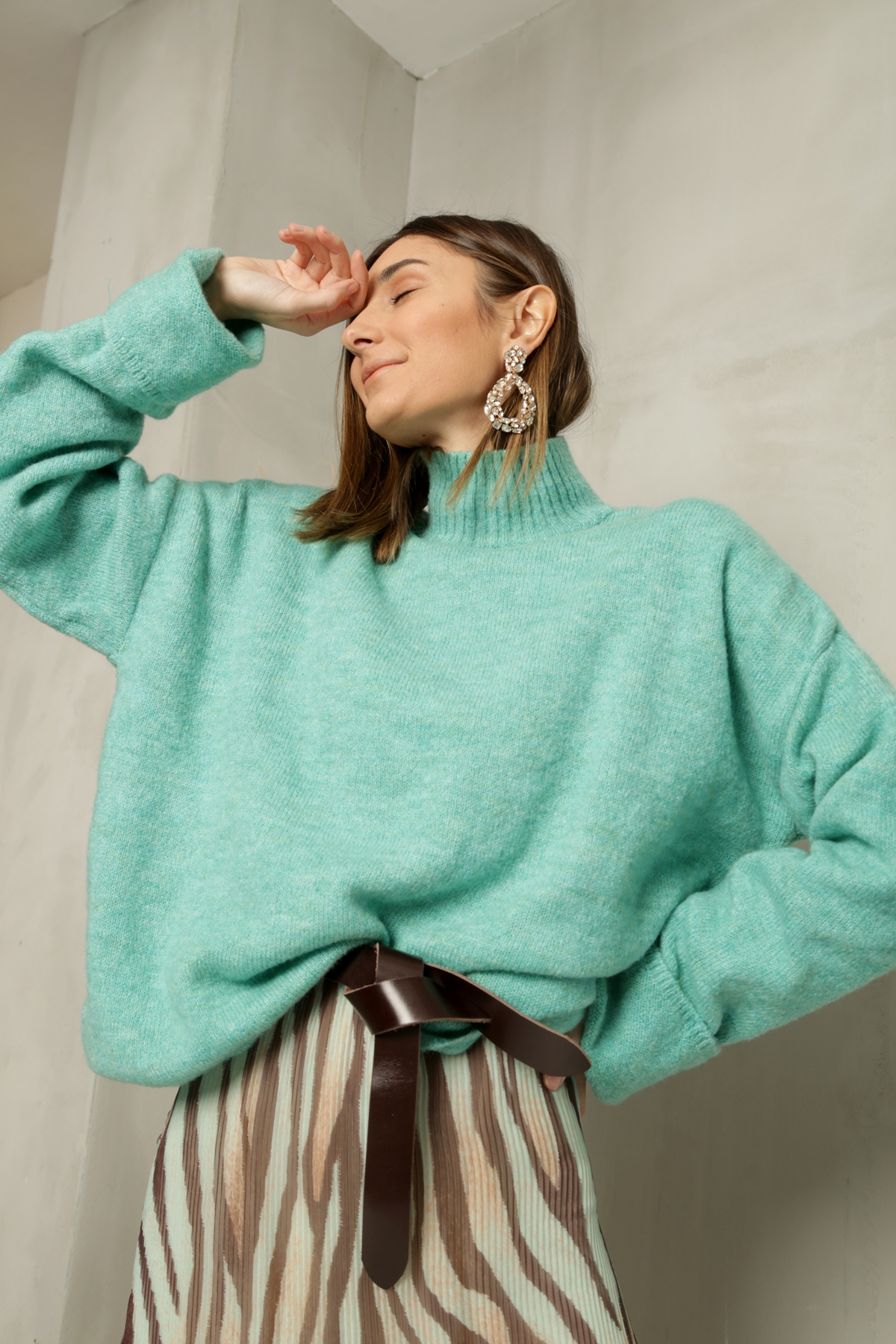 Yeşil Dik Yaka Kolu Katlı Kazak