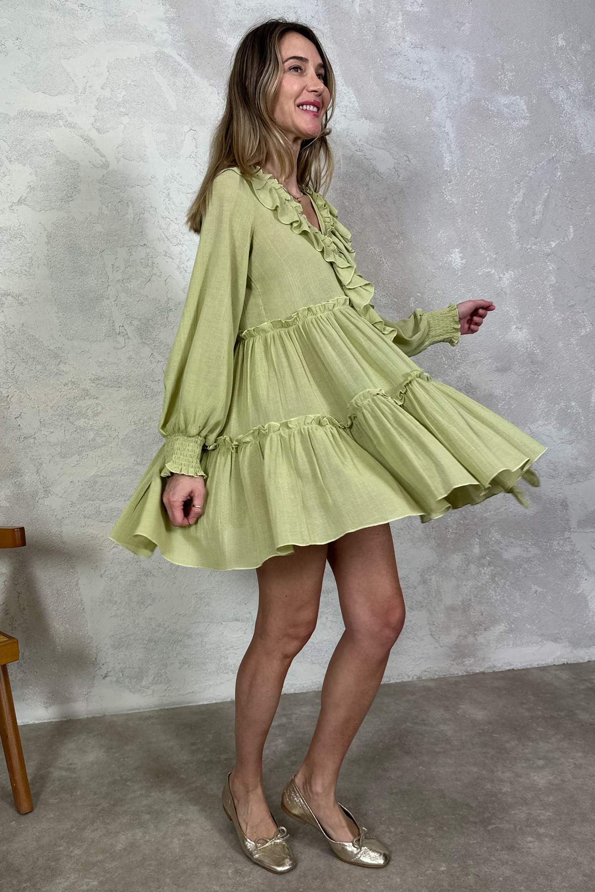 Yeşil V Yaka Önü Fırfırlı Elbise 
