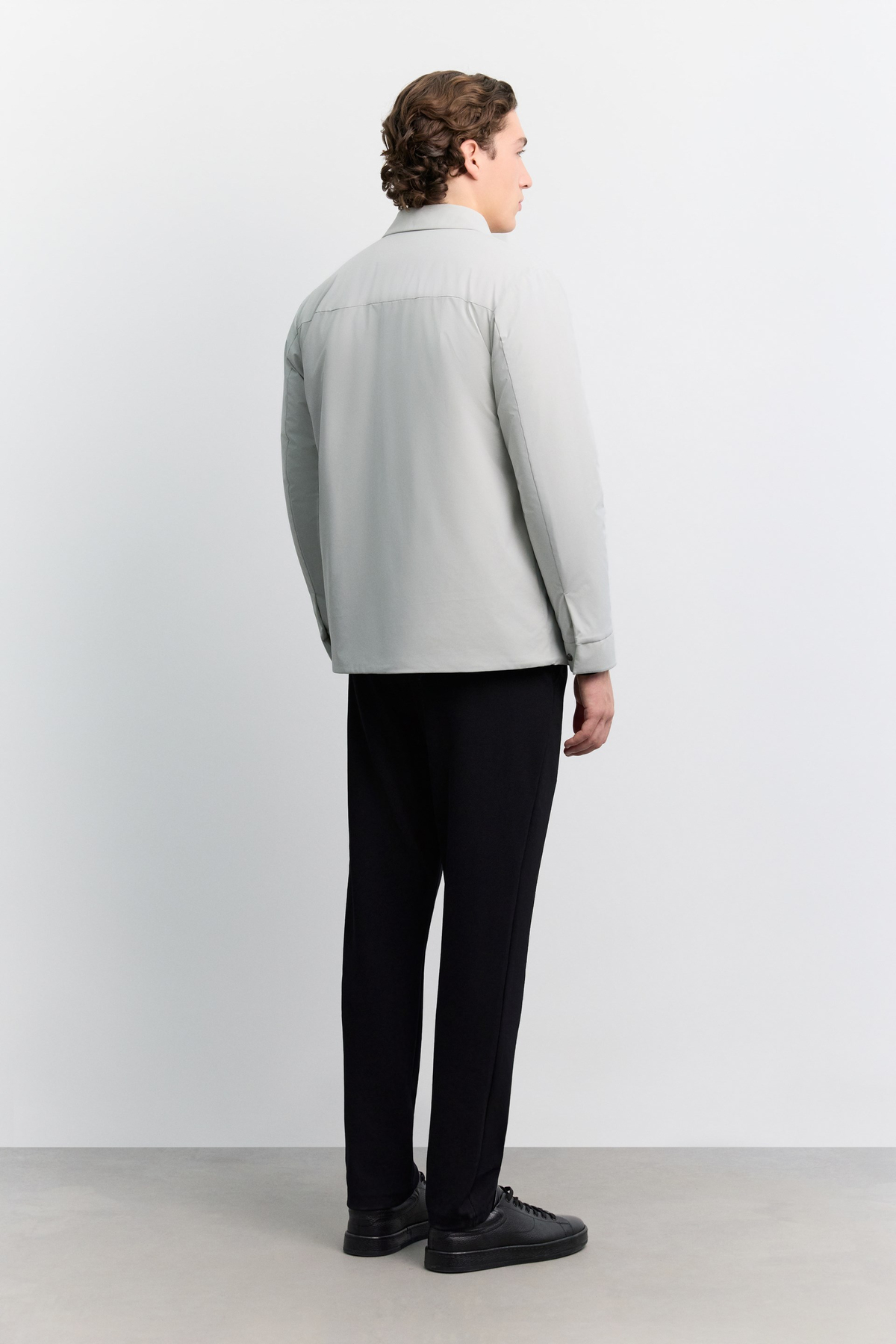 Açık Gri Klasik Yaka Teknik Su Geçirmez Hafif Mont