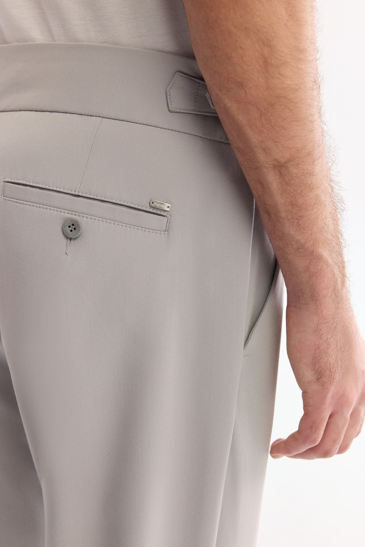 Açık Gri Nervürlü Yüksek Bel Toka Detaylı Relaxed Fit Pantolon