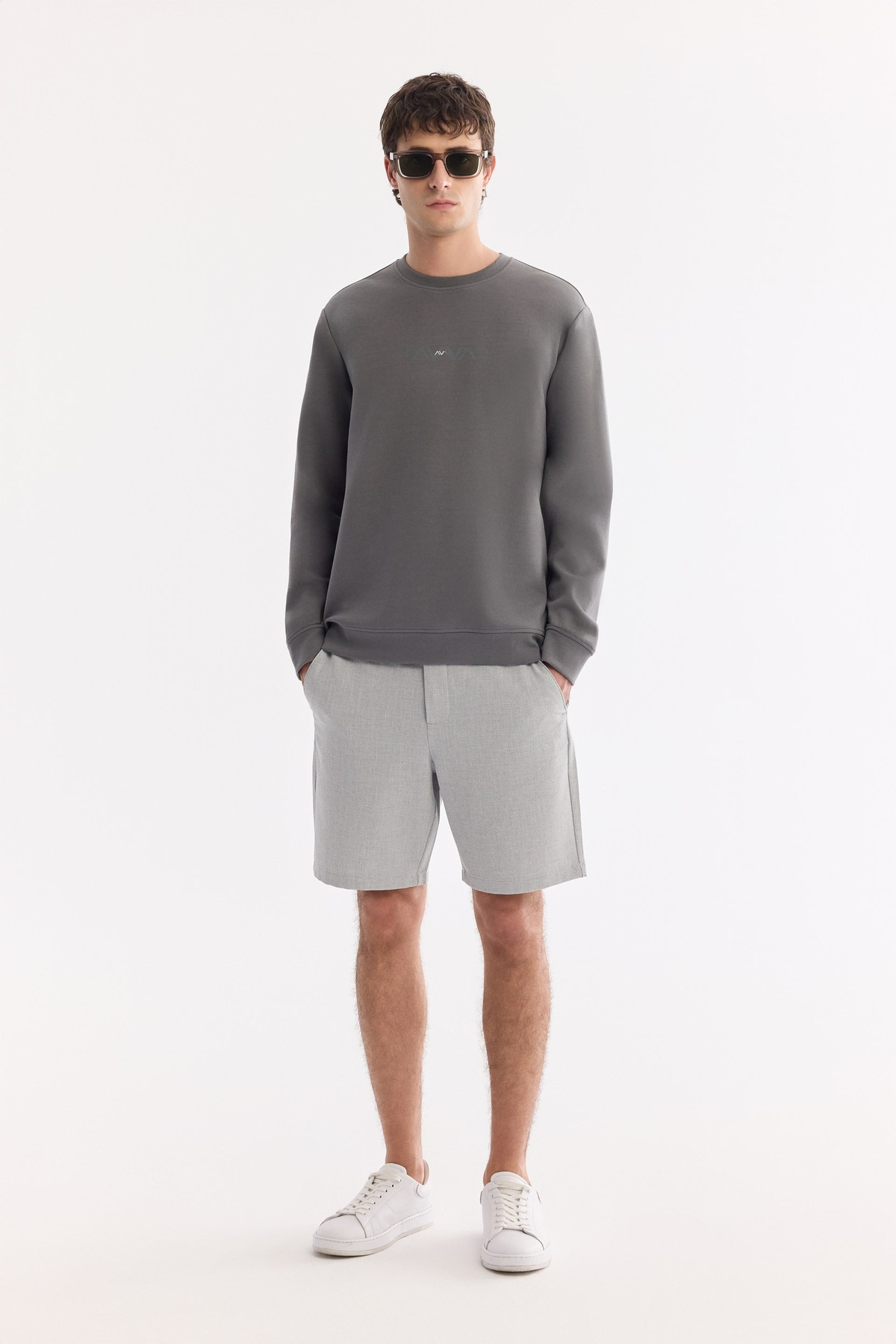 Açık Gri Yanı Lastikli Gofreli Relaxed Fit Chino Şort