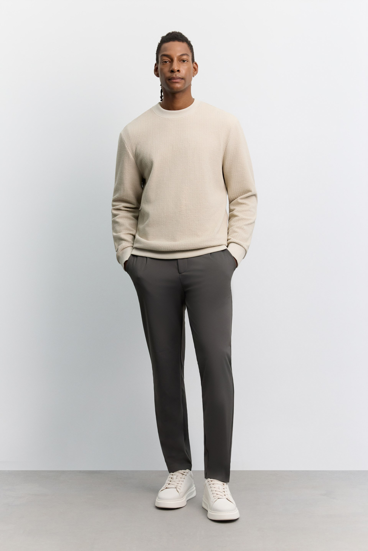 Bej Bisiklet Yaka Jakarlı Sweatshirt