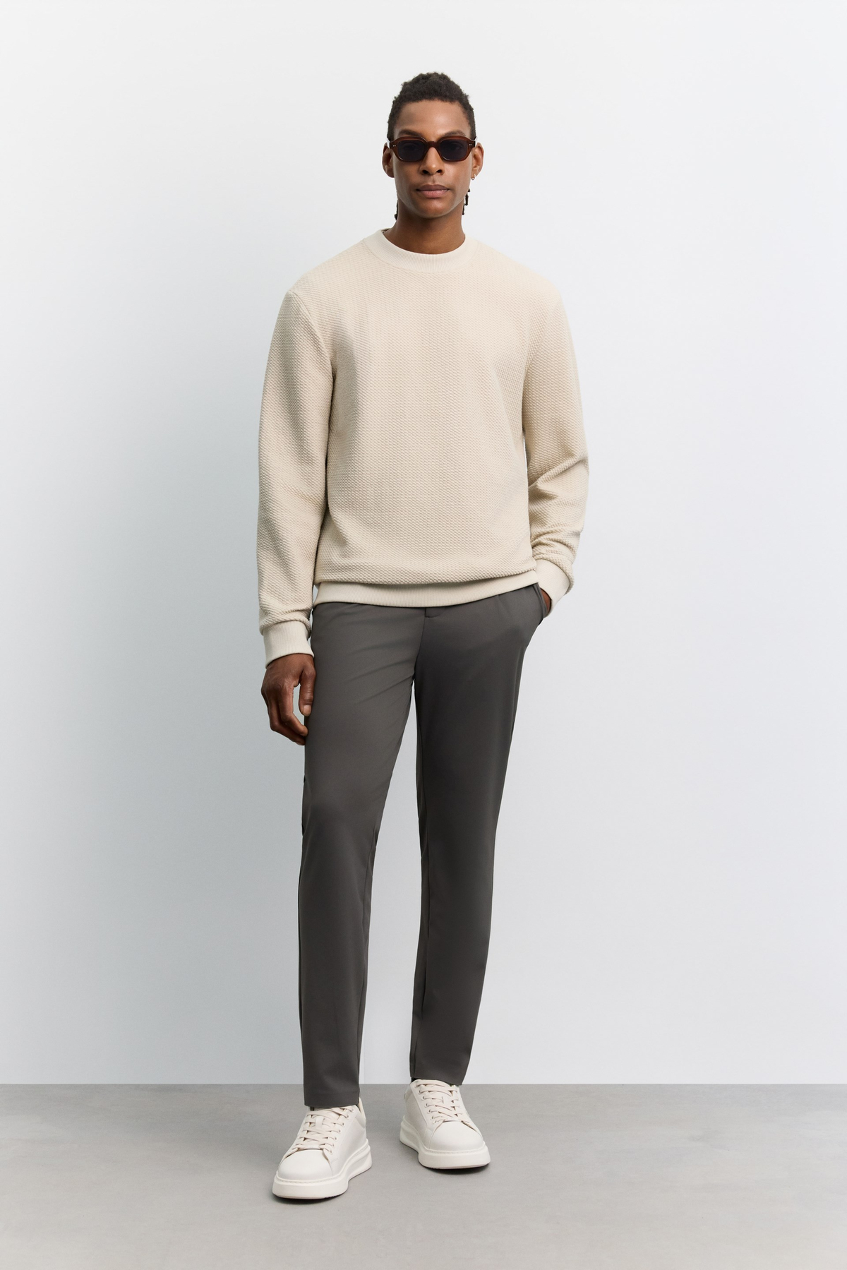 Bej Bisiklet Yaka Jakarlı Sweatshirt