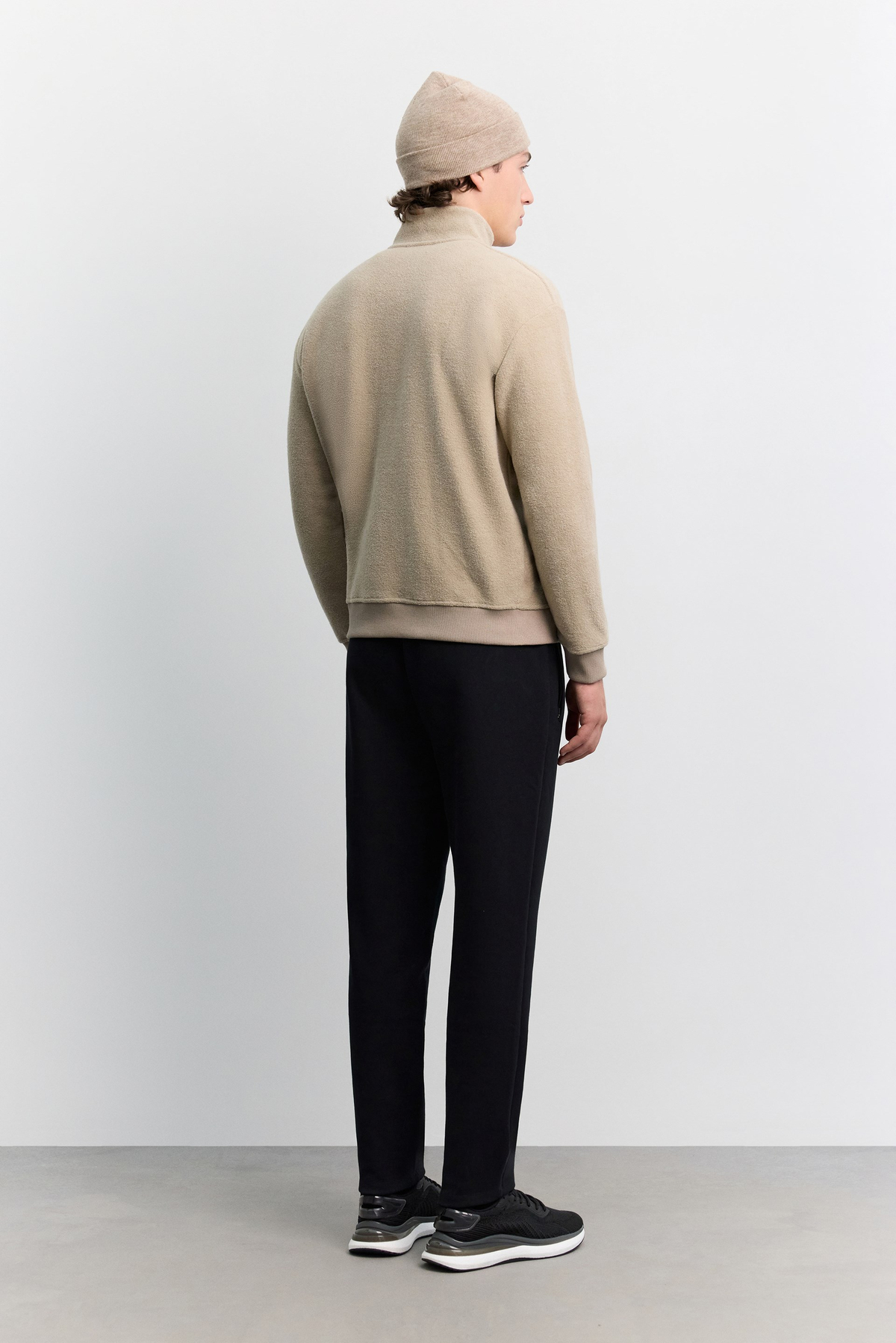 Bej Dik Yaka Çıtçıtlı Polar Sweatshirt