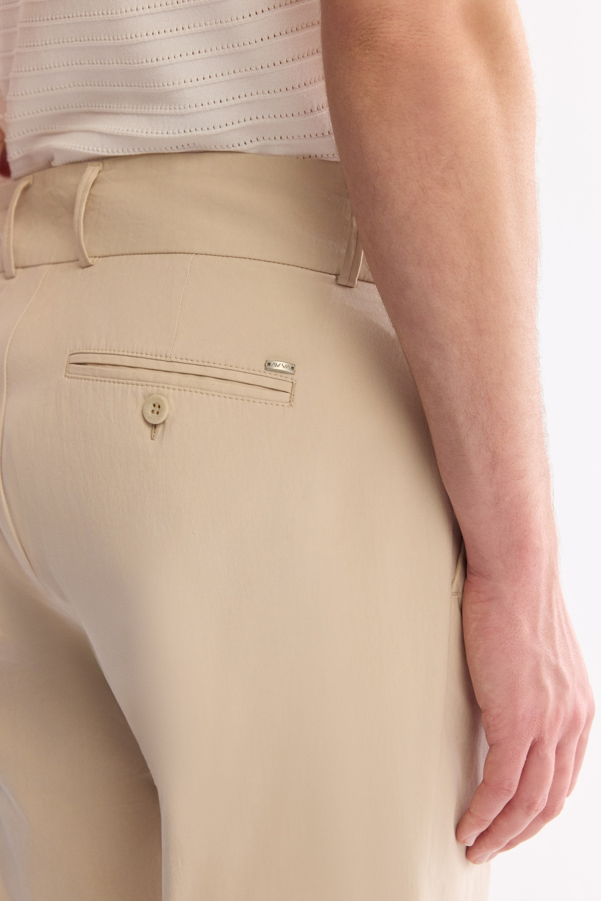 Bej Pamuk Karışımlı Pileli Yüksel Bel Detaylı Carrot Fit Pantolon