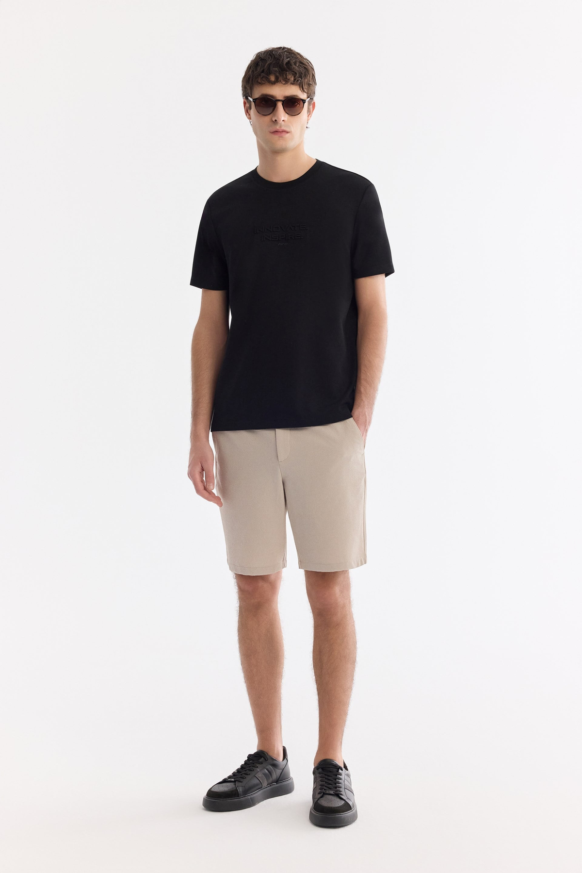 Bej Yanı Lastikli Gofreli Relaxed Fit Chino Şort