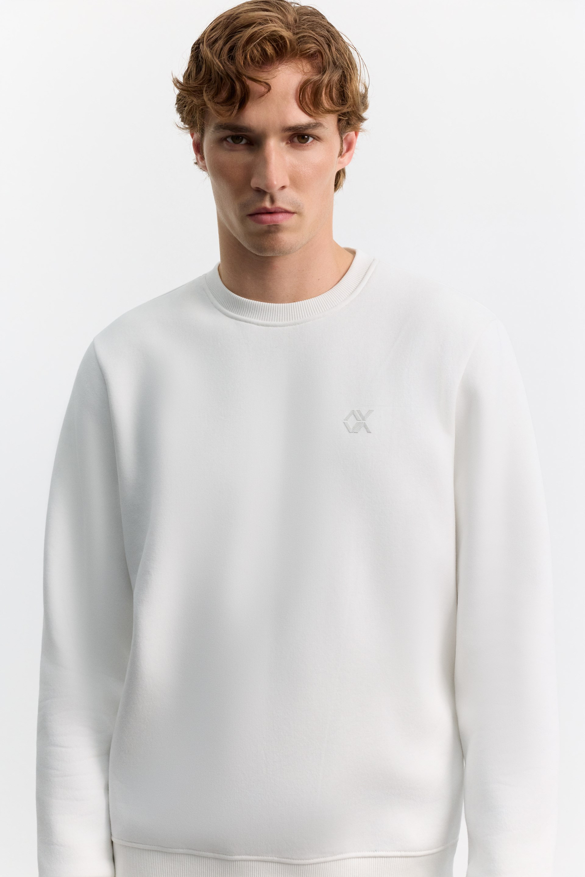 Beyaz Bisiklet Yaka Enjeksiyon Baskılı 3 İplik Şardonlu Sweatshirt