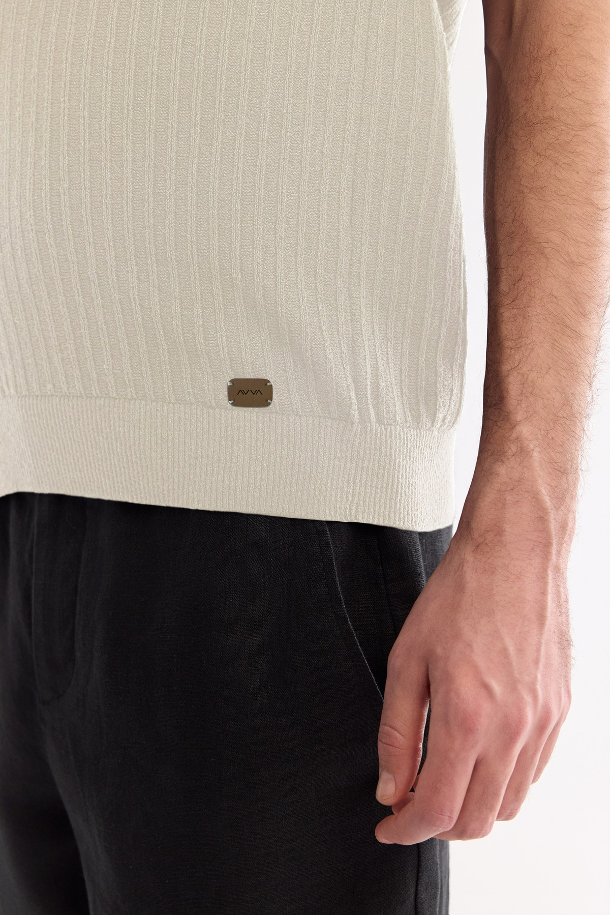 Ekru Polo Yaka Düğmesiz Soft Touch Triko T-Shirt