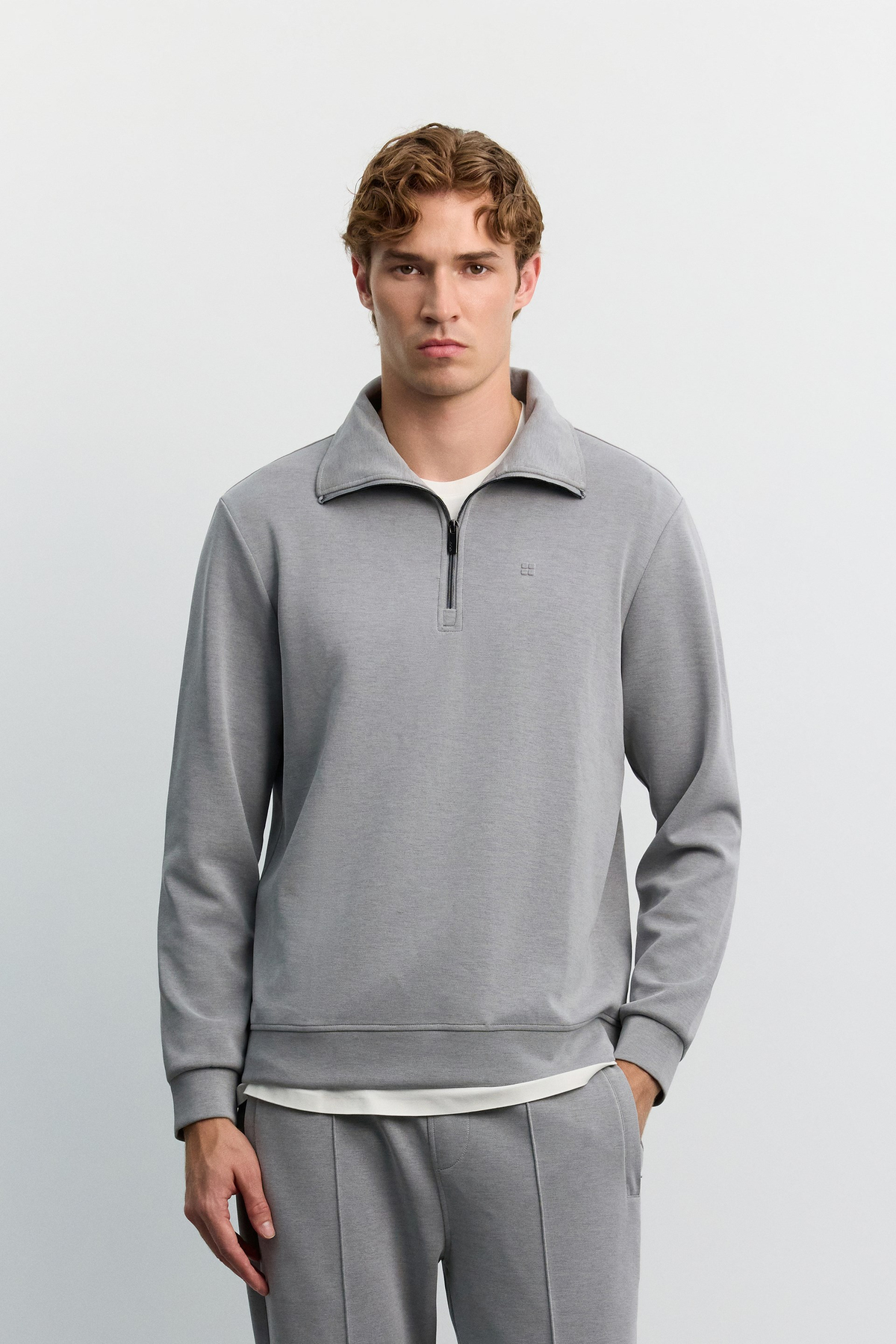Gri Dik Yaka Fermuarlı Göğüs Gofre Baskı Logo Cupra Sweatshirt