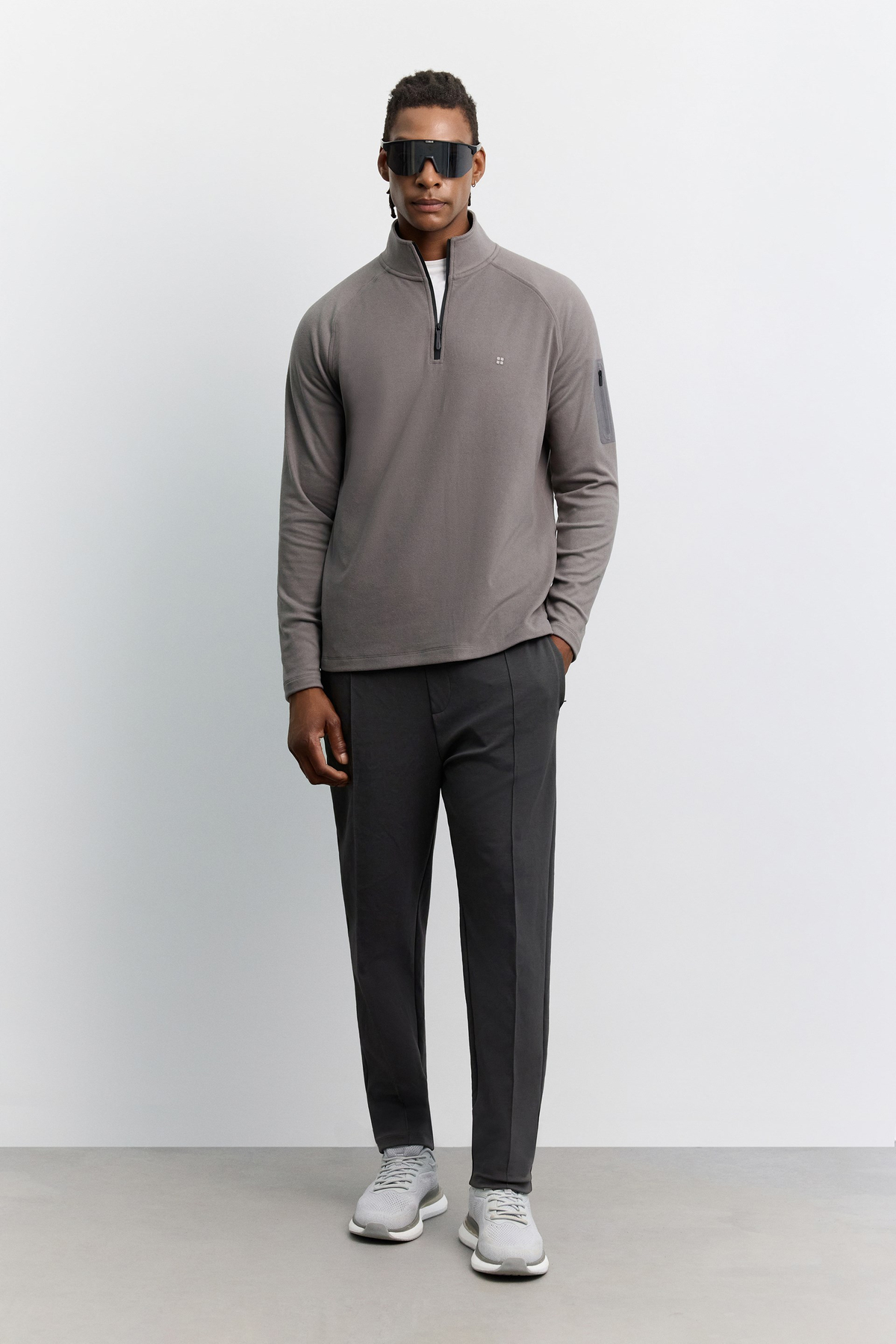 Gri Dik Yaka Fermuarlı  Polar Sweatshirt