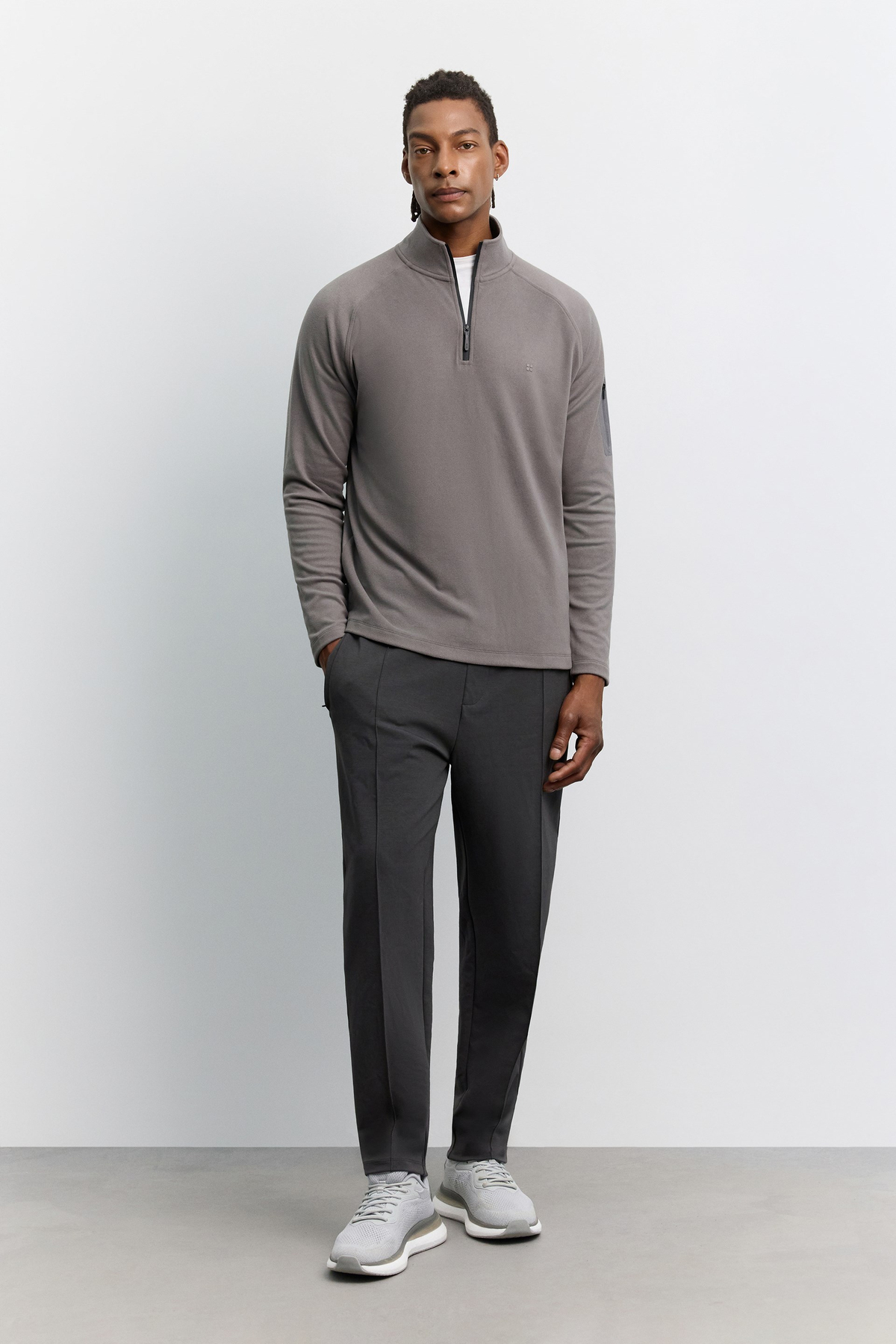 Gri Dik Yaka Fermuarlı  Polar Sweatshirt