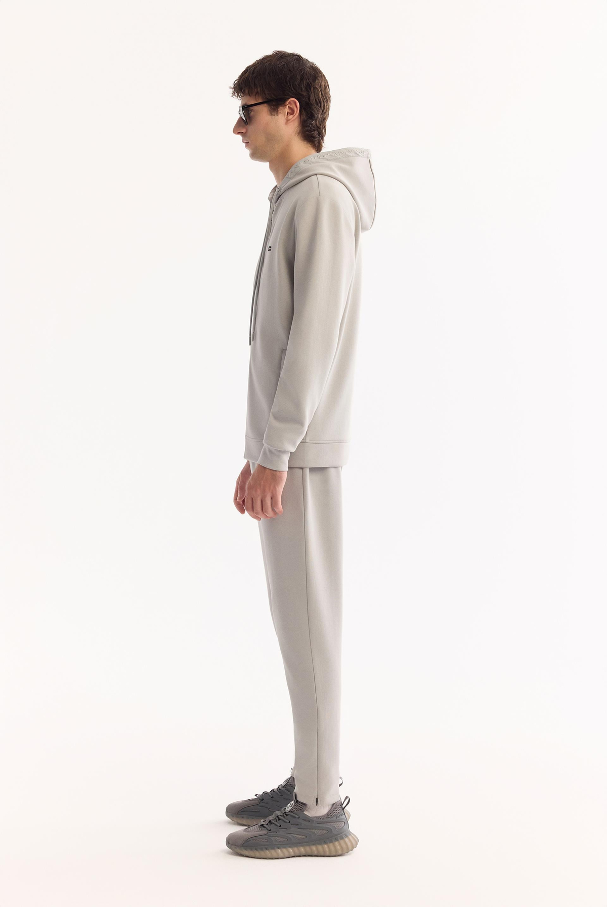 Gri Kapişüyonlu Yaka Jel Baskı  Göğüs  Enjeksiyon Baskılı Fermuarlı İnterlok Sweatshirt Hırka
