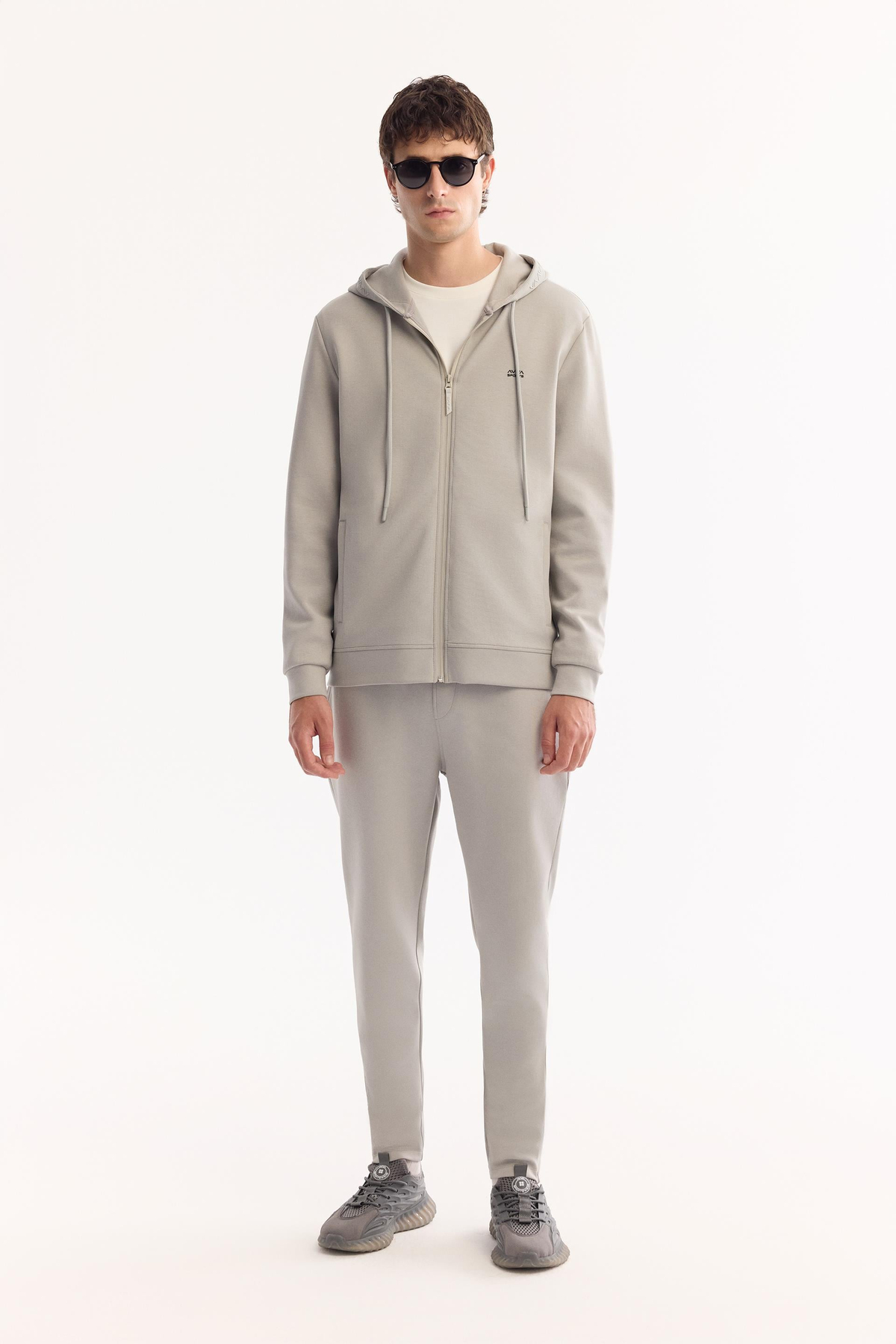 Gri Kapişüyonlu Yaka Jel Baskı  Göğüs  Enjeksiyon Baskılı Fermuarlı İnterlok Sweatshirt Hırka