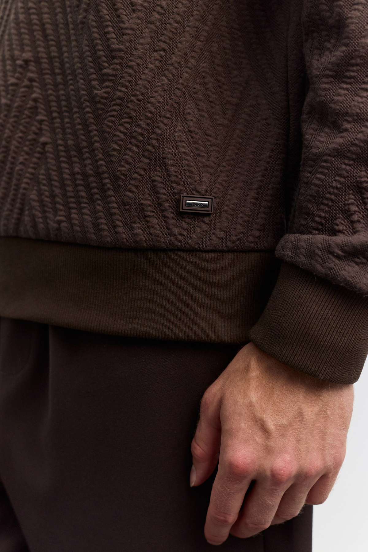 Kahve Bisiklet Yaka Jakarlı Sweatshirt