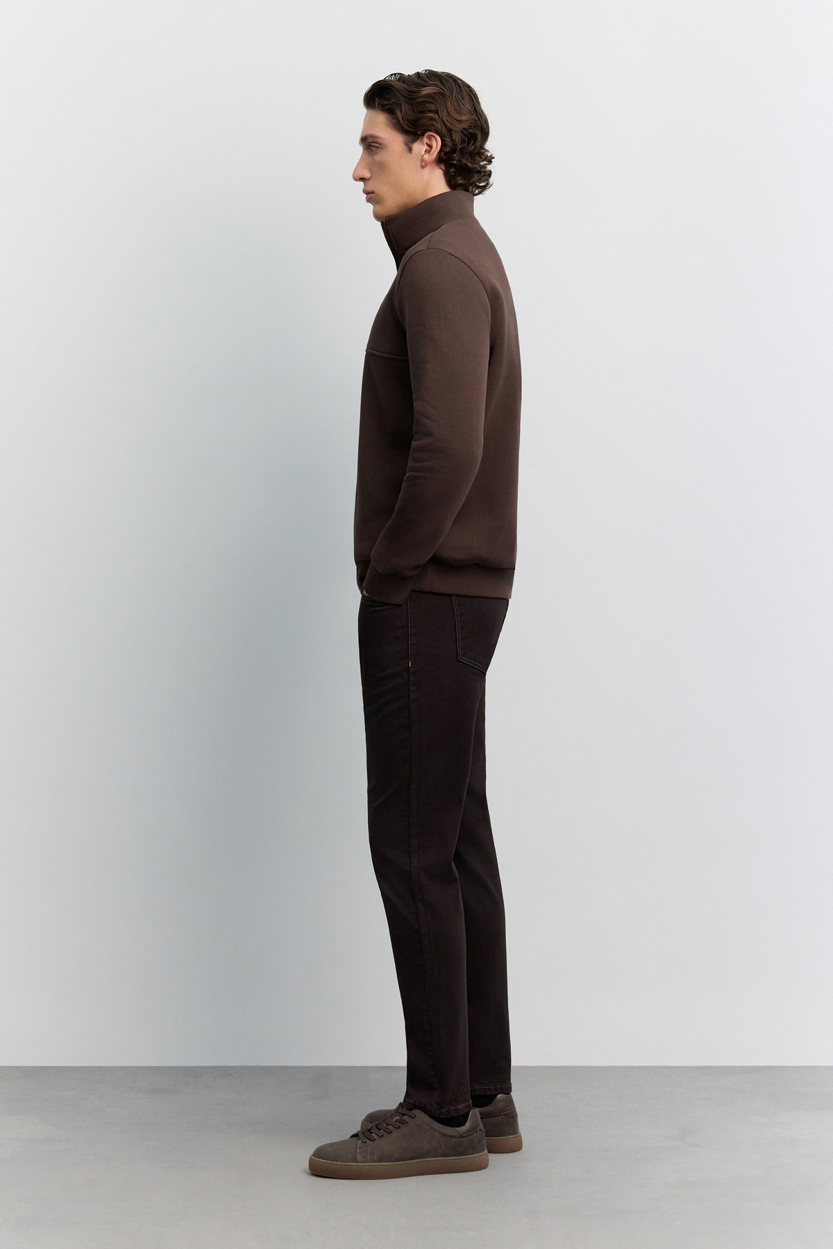 Kahve Dik Yaka Fermuarlı -4 Dereceye Dayanıklı Sweatshirt