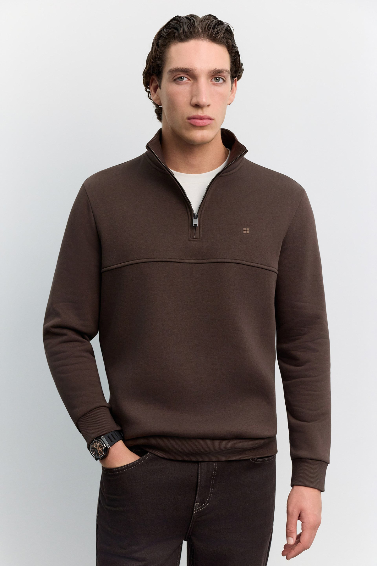 Kahve Dik Yaka Fermuarlı -4 Dereceye Dayanıklı Sweatshirt