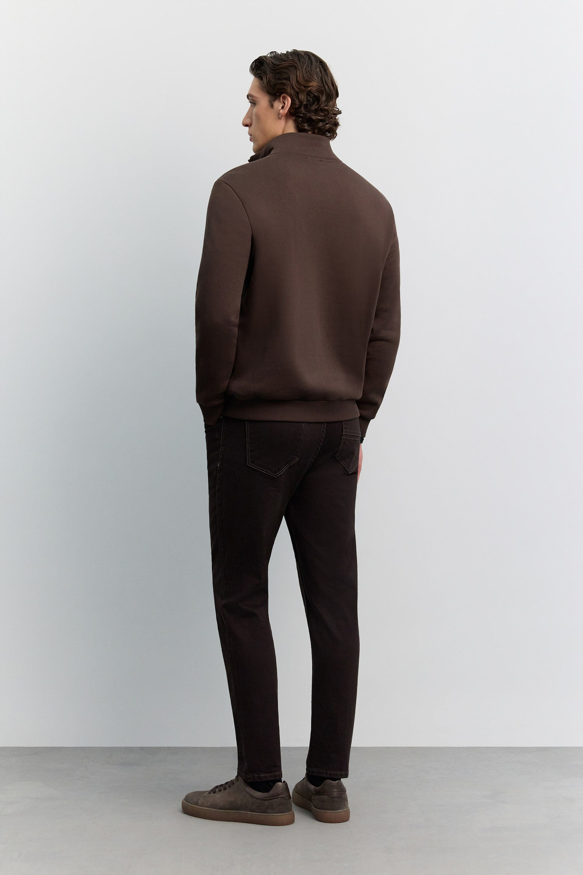 Kahve Dik Yaka Fermuarlı -4 Dereceye Dayanıklı Sweatshirt