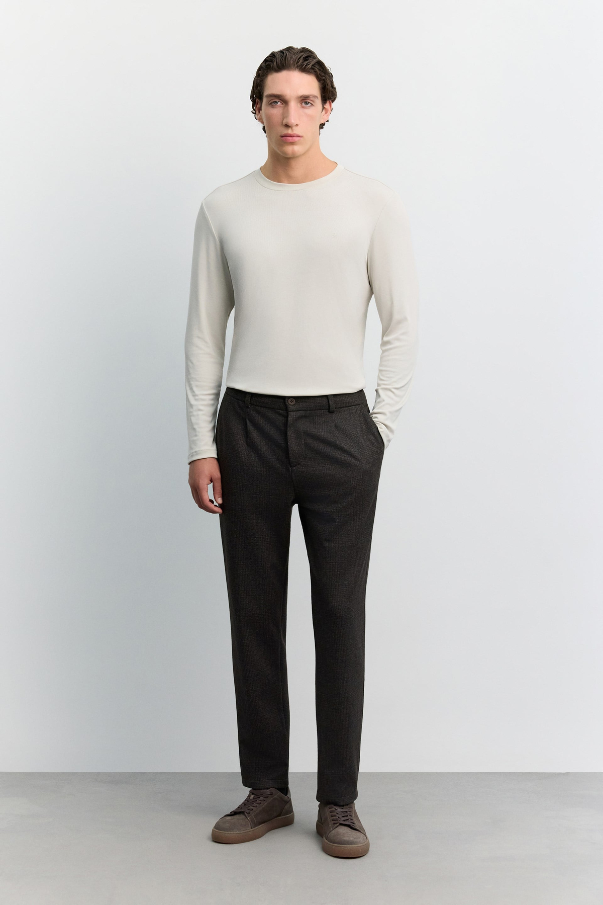Kahve Ekose Arka Beli Lastikli Pili Detaylı Relaxed Fit Pantolon