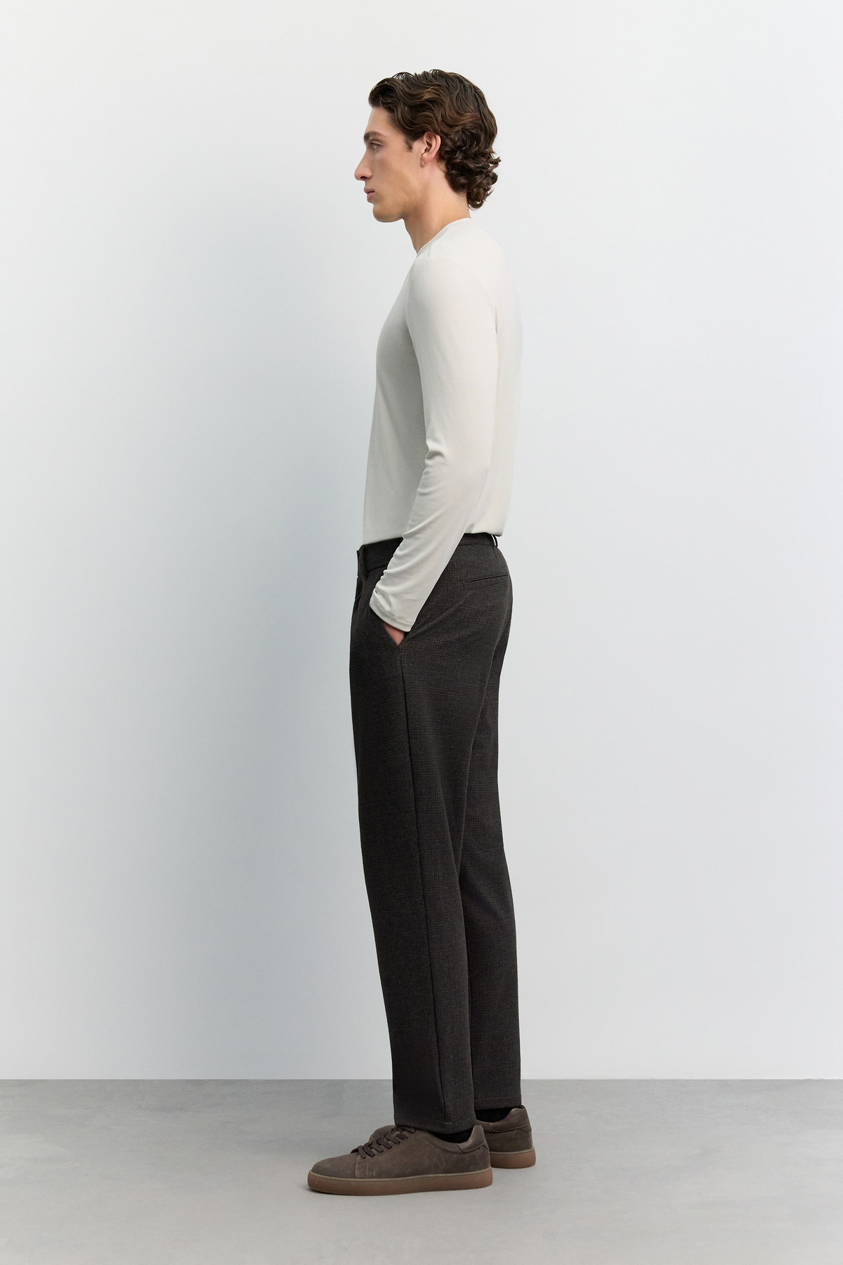 Kahve Ekose Arka Beli Lastikli Pili Detaylı Relaxed Fit Pantolon