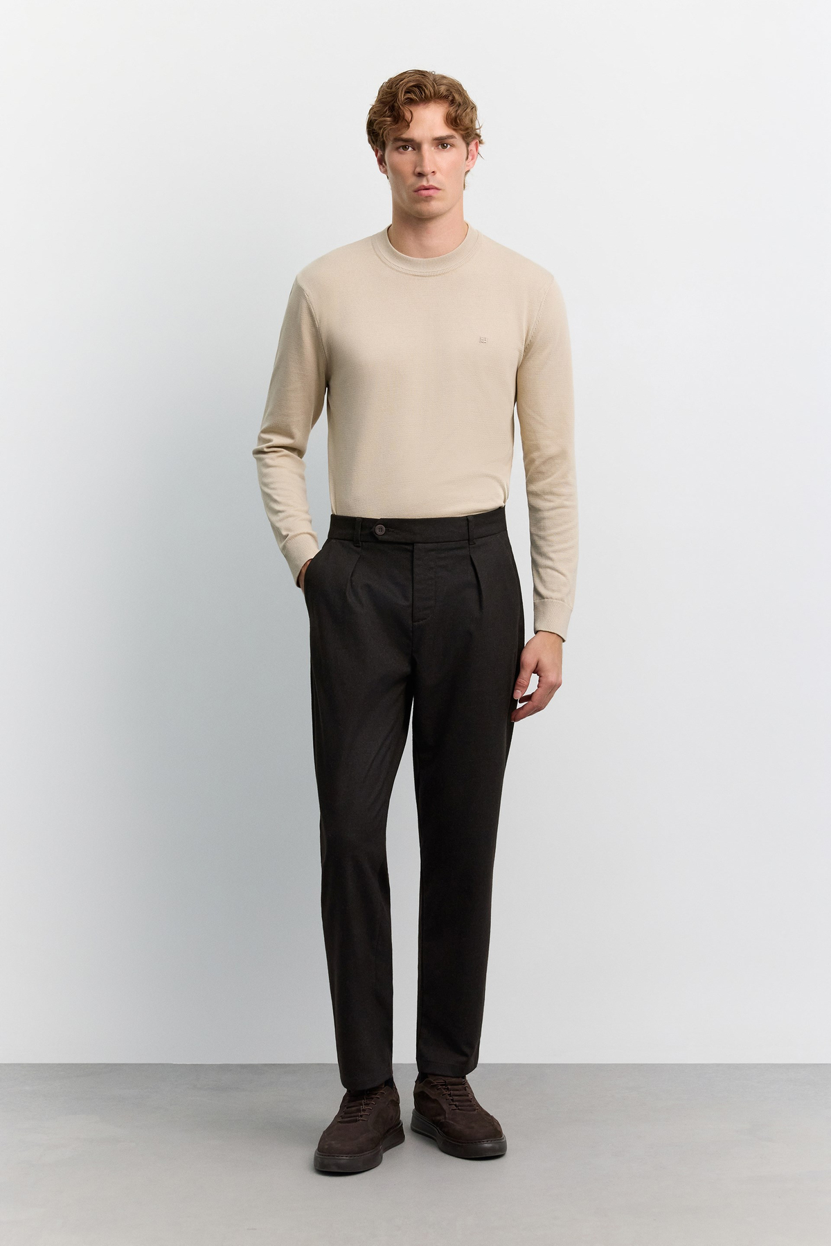 Kahve Yumuşak Tuşeli Dil Kapamalı Arka Beli Lastikli Relaxed Fit Pantolon