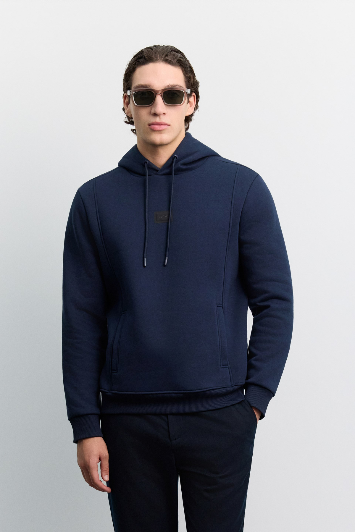 Lacivert Kapüşonlu Yaka Yandan Cepli Önü Logo Baskılı 3 İplik Şardonlu Sweatshirt