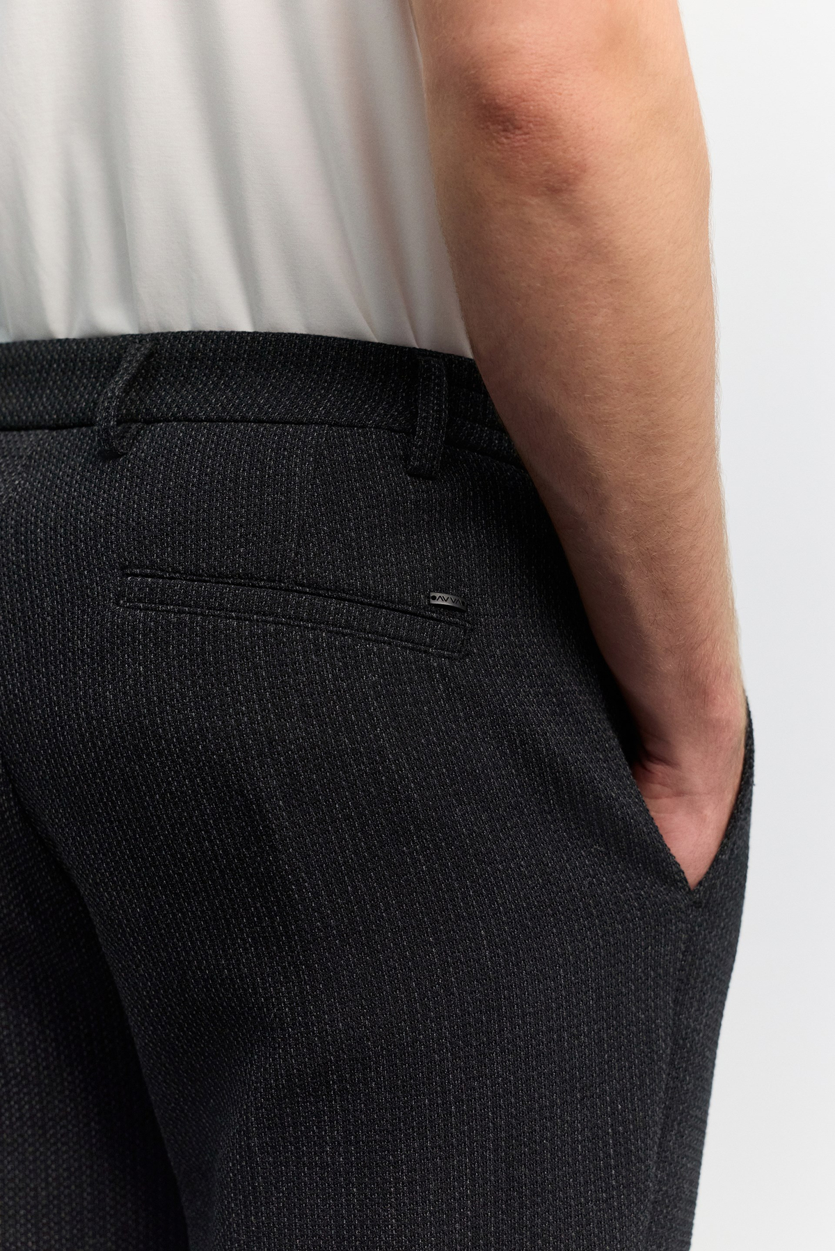 Siyah Armür Desenli Yanı Lastikli Relaxed  Fit Pantolon