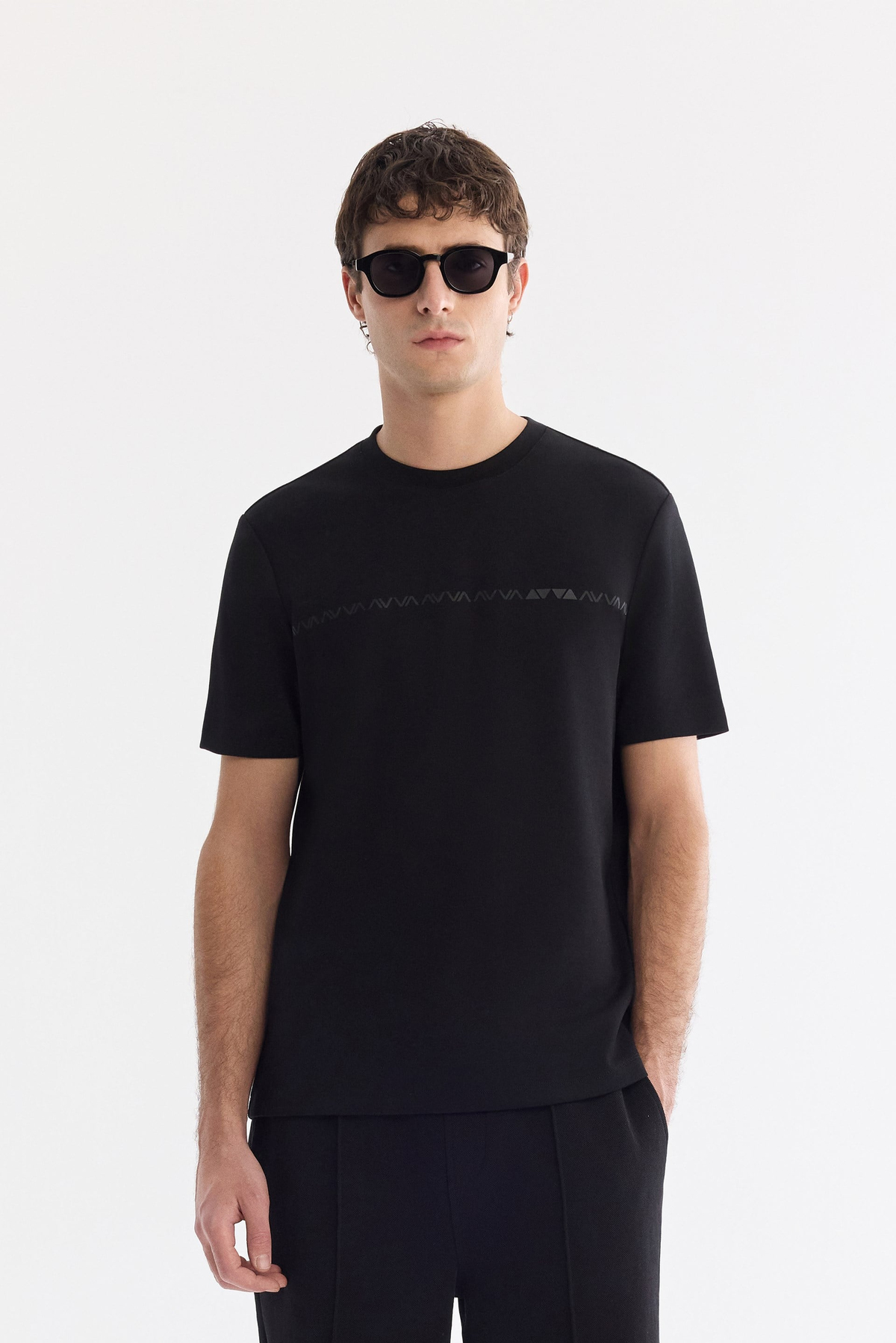 Siyah Bisiklet Yaka Enjeksiyon  Baskılı İnterlok T-Shirt