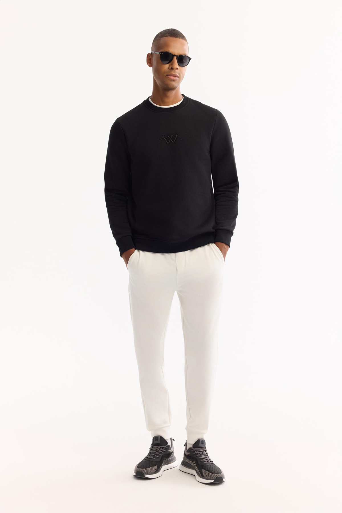 Siyah Bisiklet Yaka İçi 3 İplik Şardonlu Sweatshirt