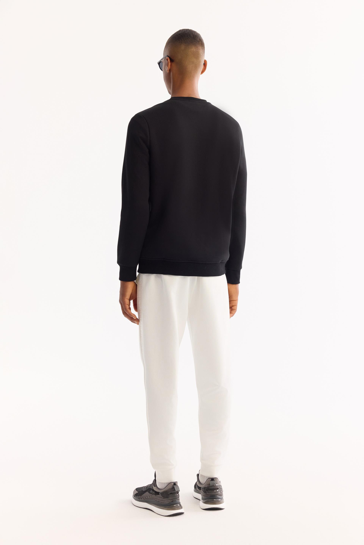 Siyah Bisiklet Yaka İçi 3 İplik Şardonlu Sweatshirt