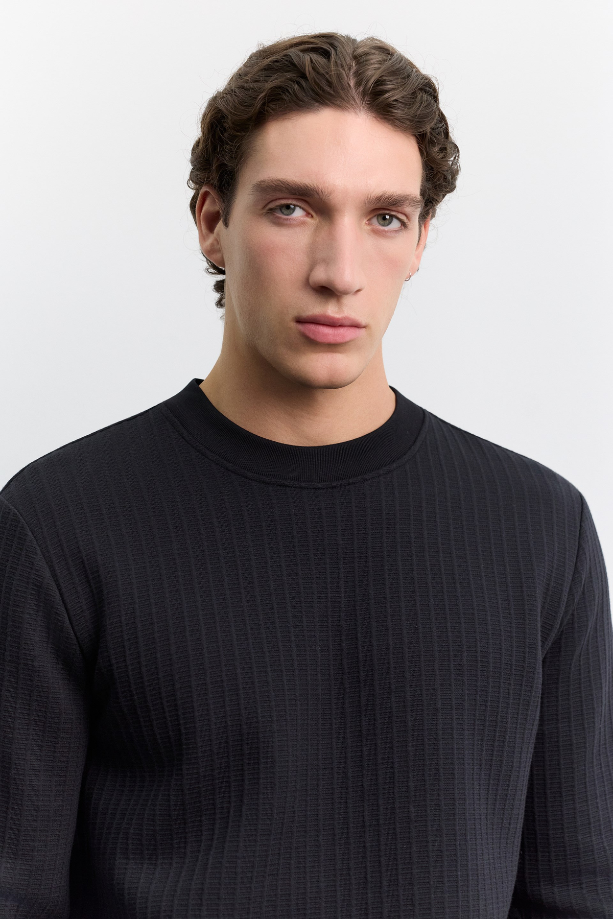 Siyah Bisiklet Yaka Jakarlı Sweatshirt
