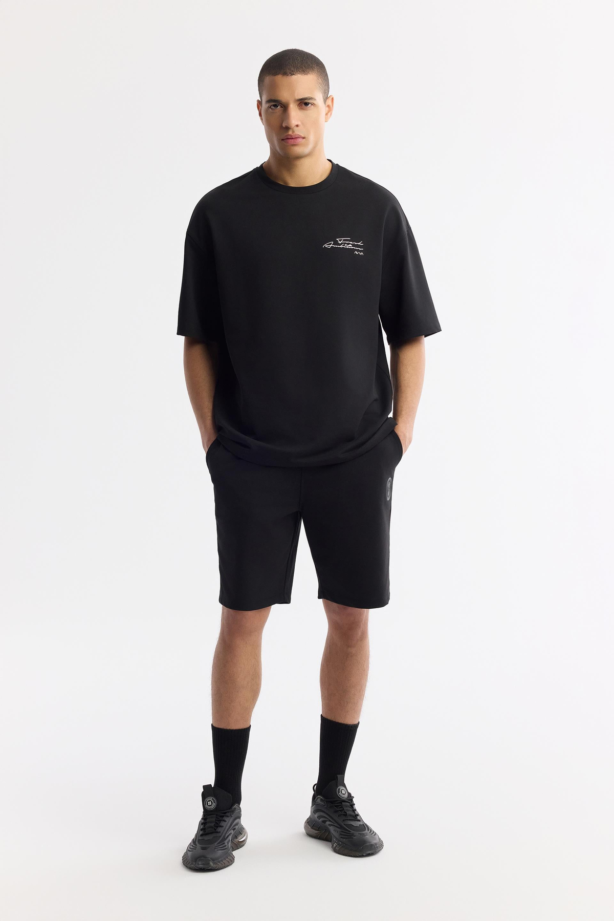 Siyah Bisiklet Yaka Pamuklu 2 İplik T-Shirt