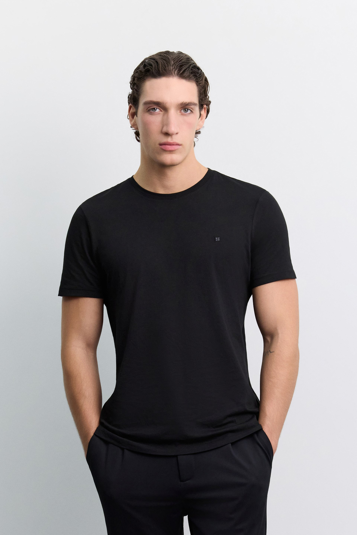 Siyah Bisiklet Yaka Soft Touch Basic T-Shirt