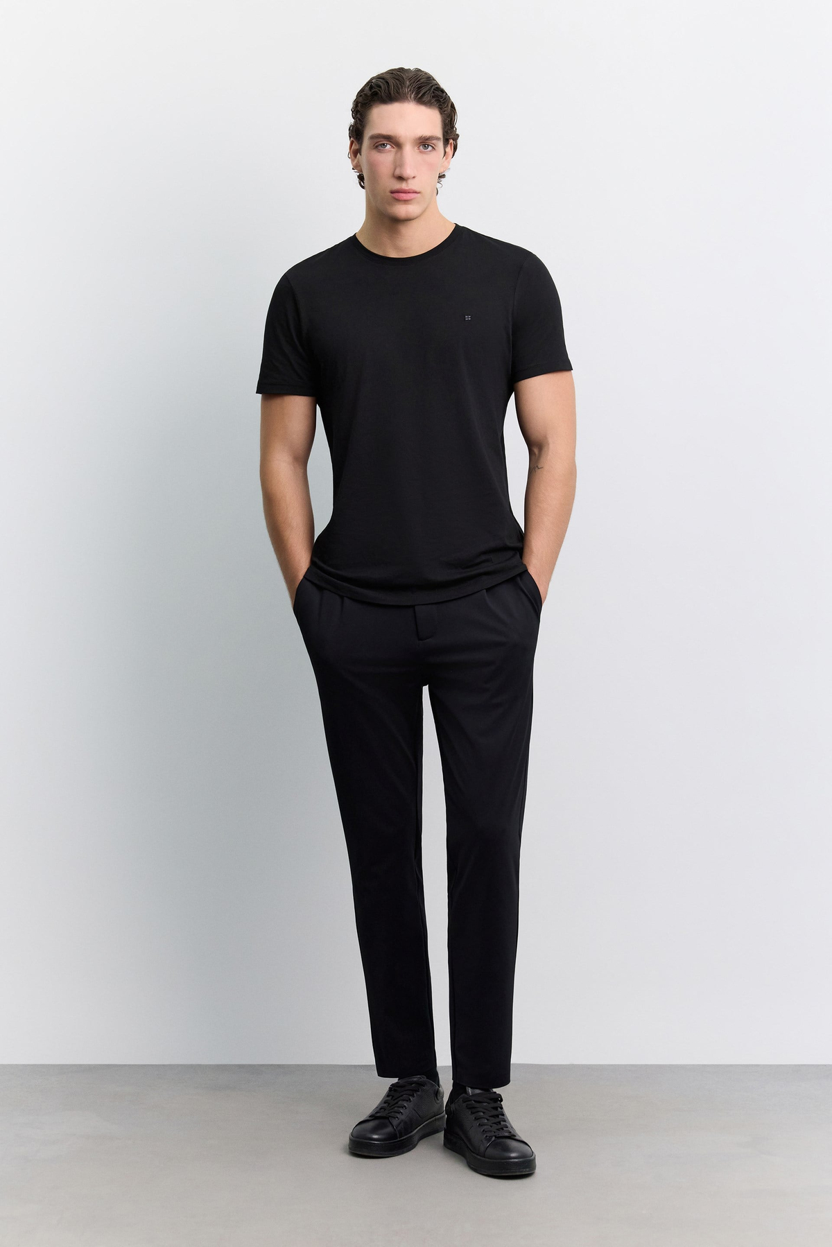 Siyah Bisiklet Yaka Soft Touch Basic T-Shirt