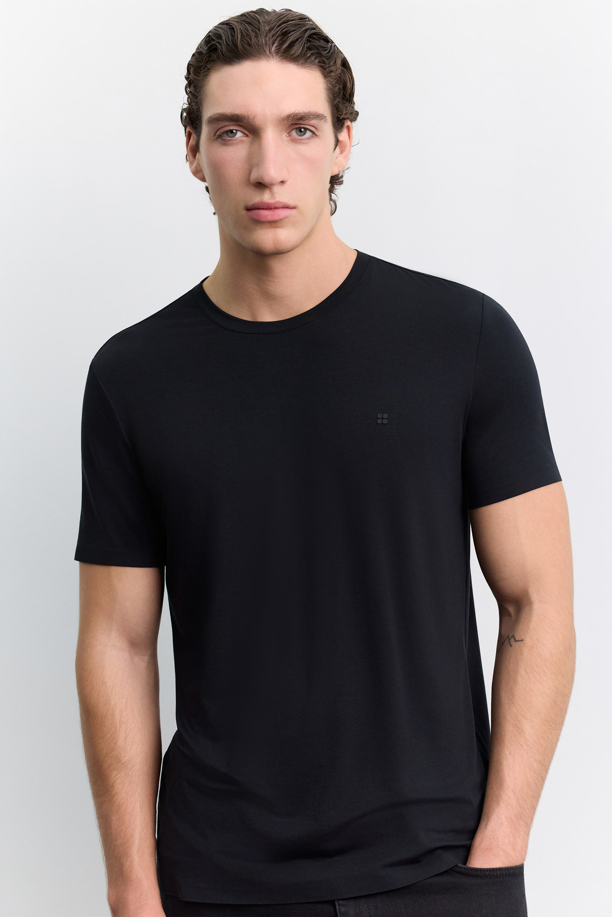 Siyah Bisiklet Yaka Soft Touch Basic T-Shirt