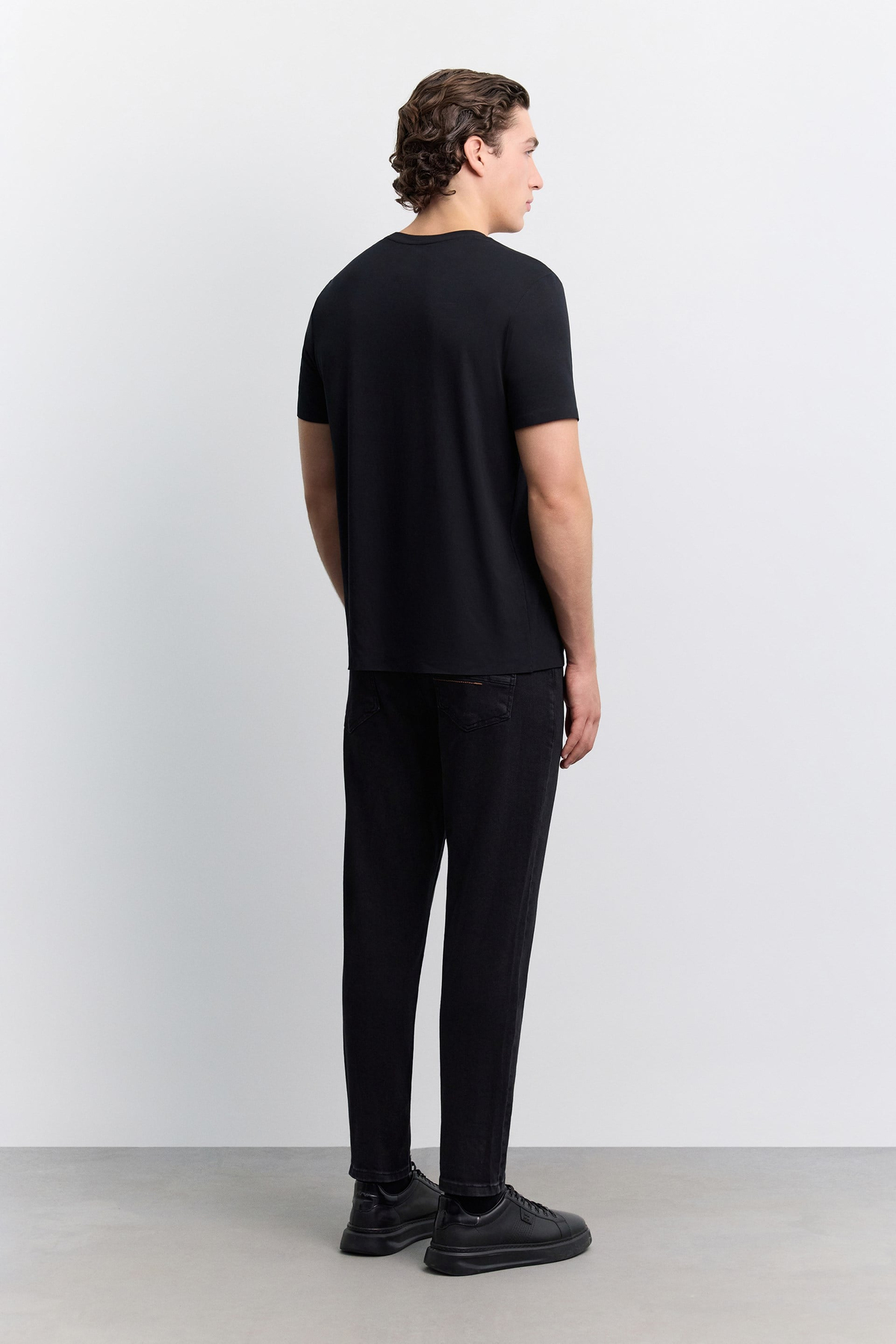 Siyah Bisiklet Yaka Soft Touch Basic T-Shirt