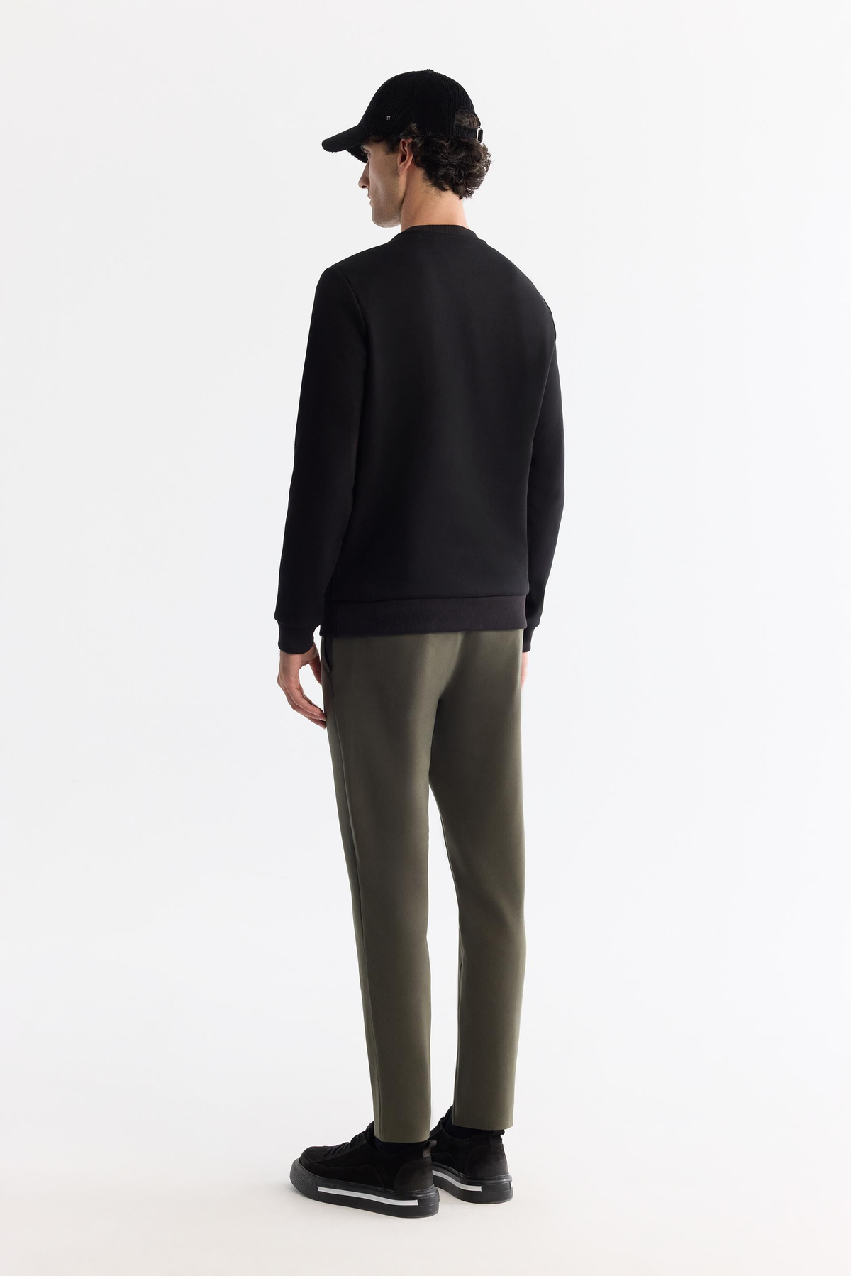 Siyah Bisiklet Yaka Sweatshirt